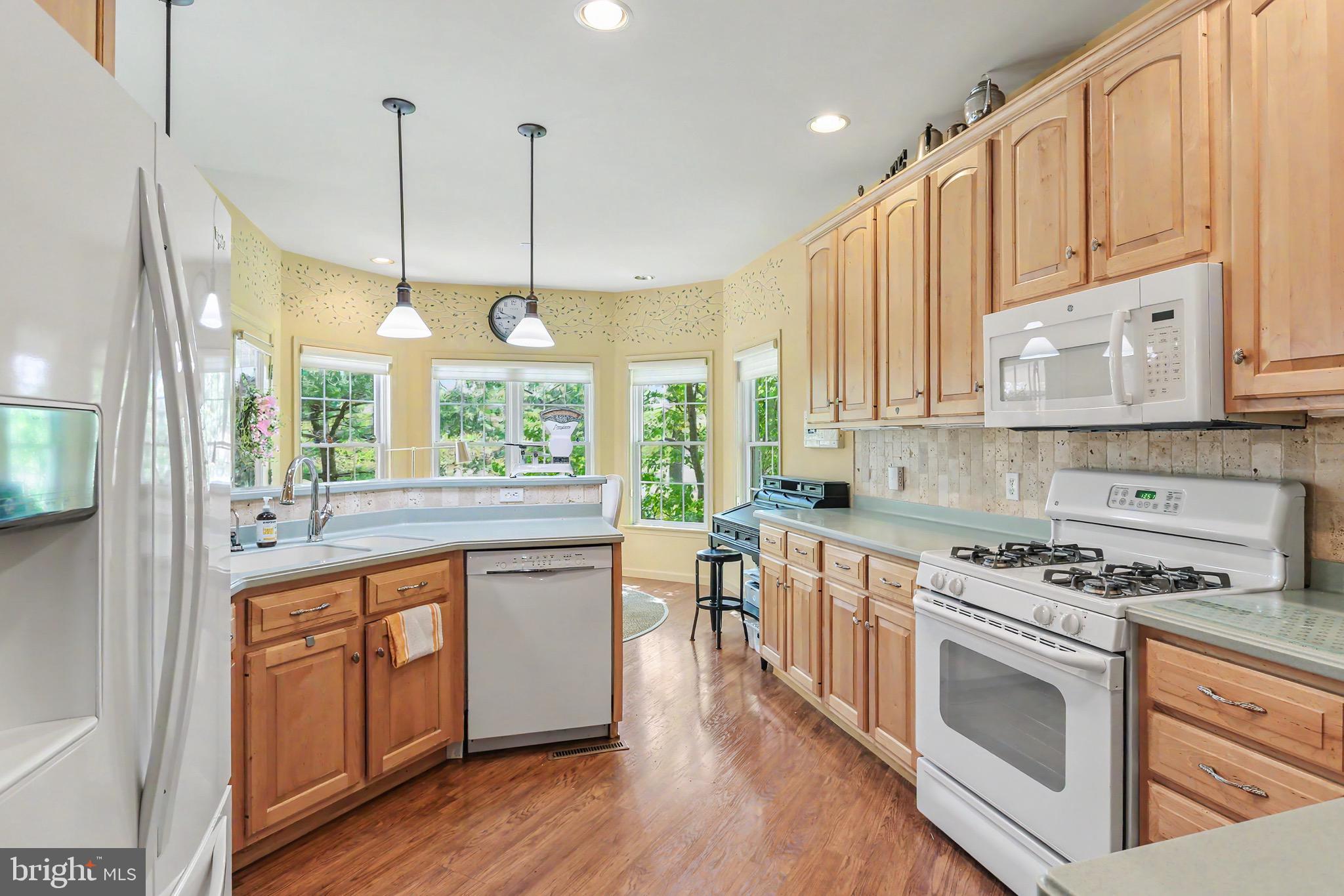 WINDSOR CROSSING - Residential