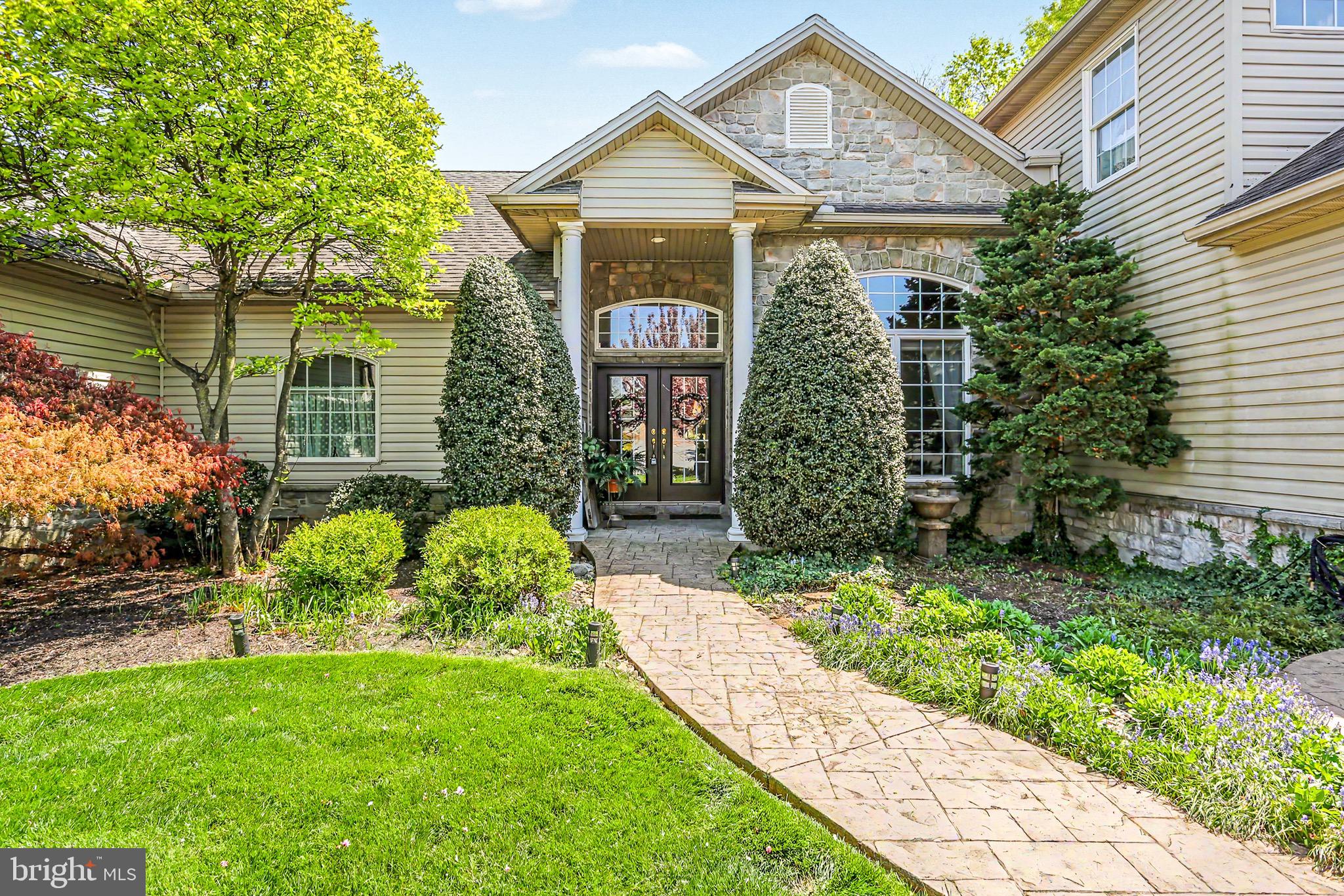 WINDSOR CROSSING - Residential