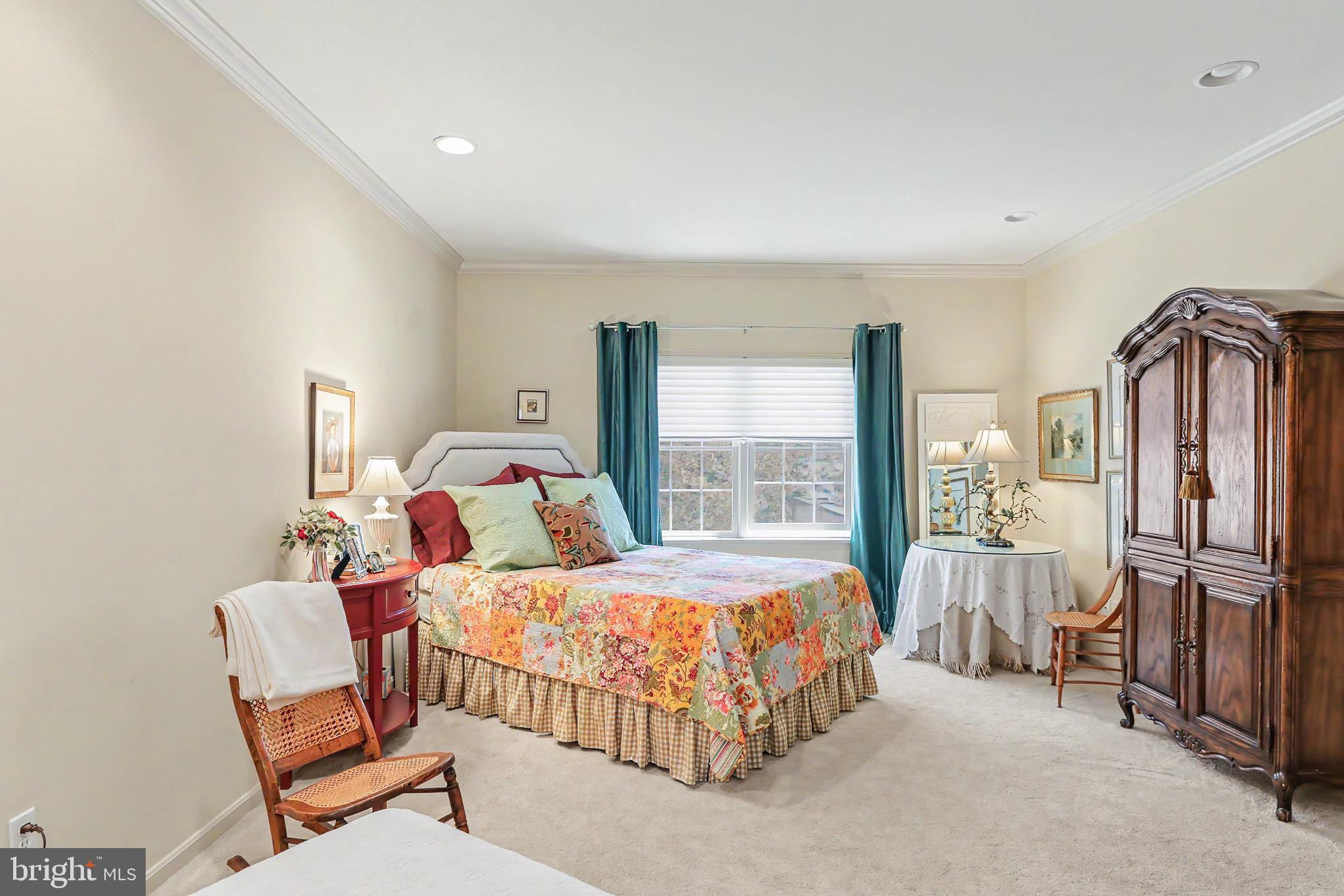 WINDSOR CROSSING - Residential