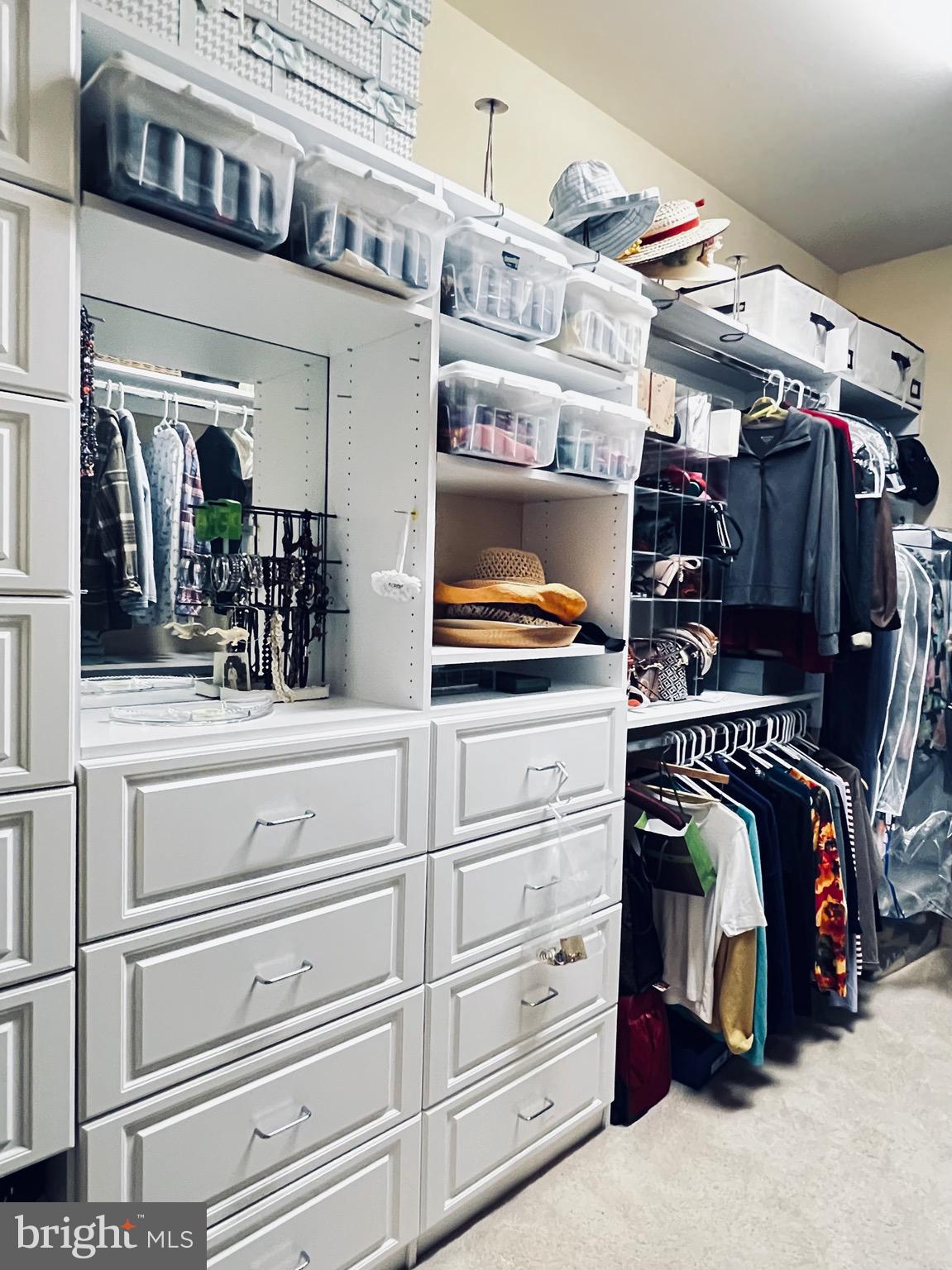 WINDSOR CROSSING - Residential