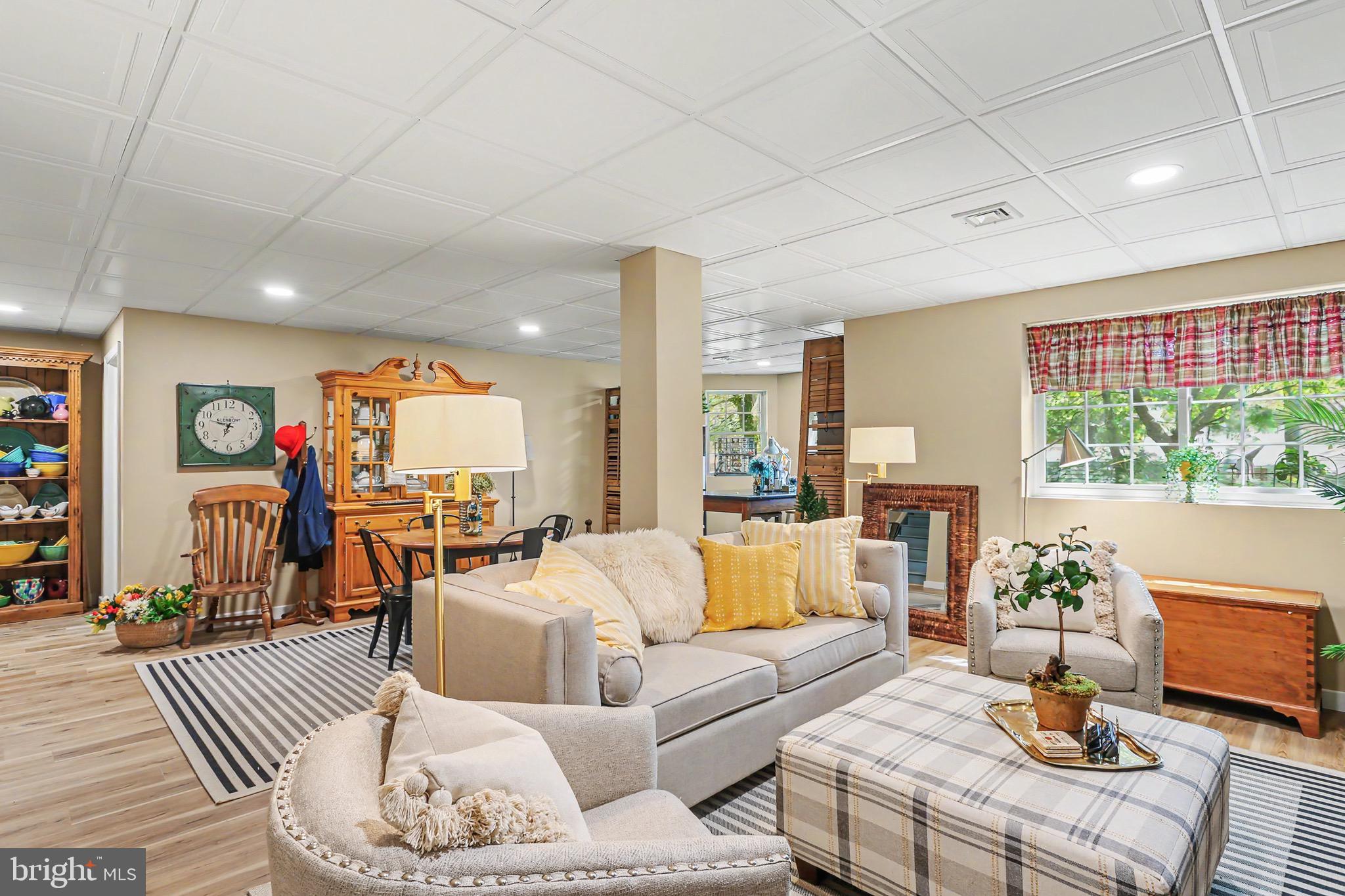 WINDSOR CROSSING - Residential