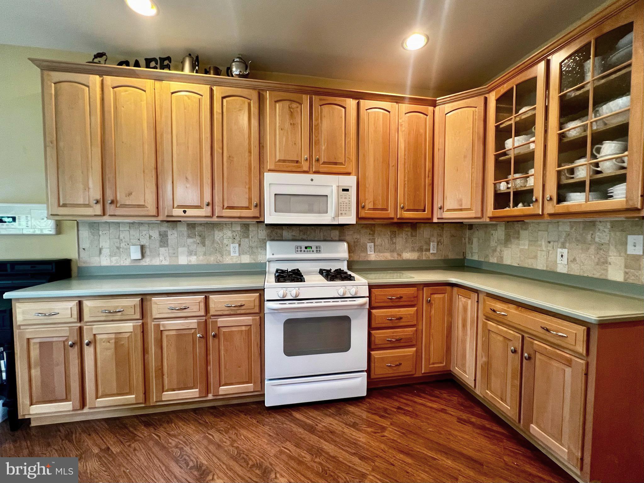 WINDSOR CROSSING - Residential