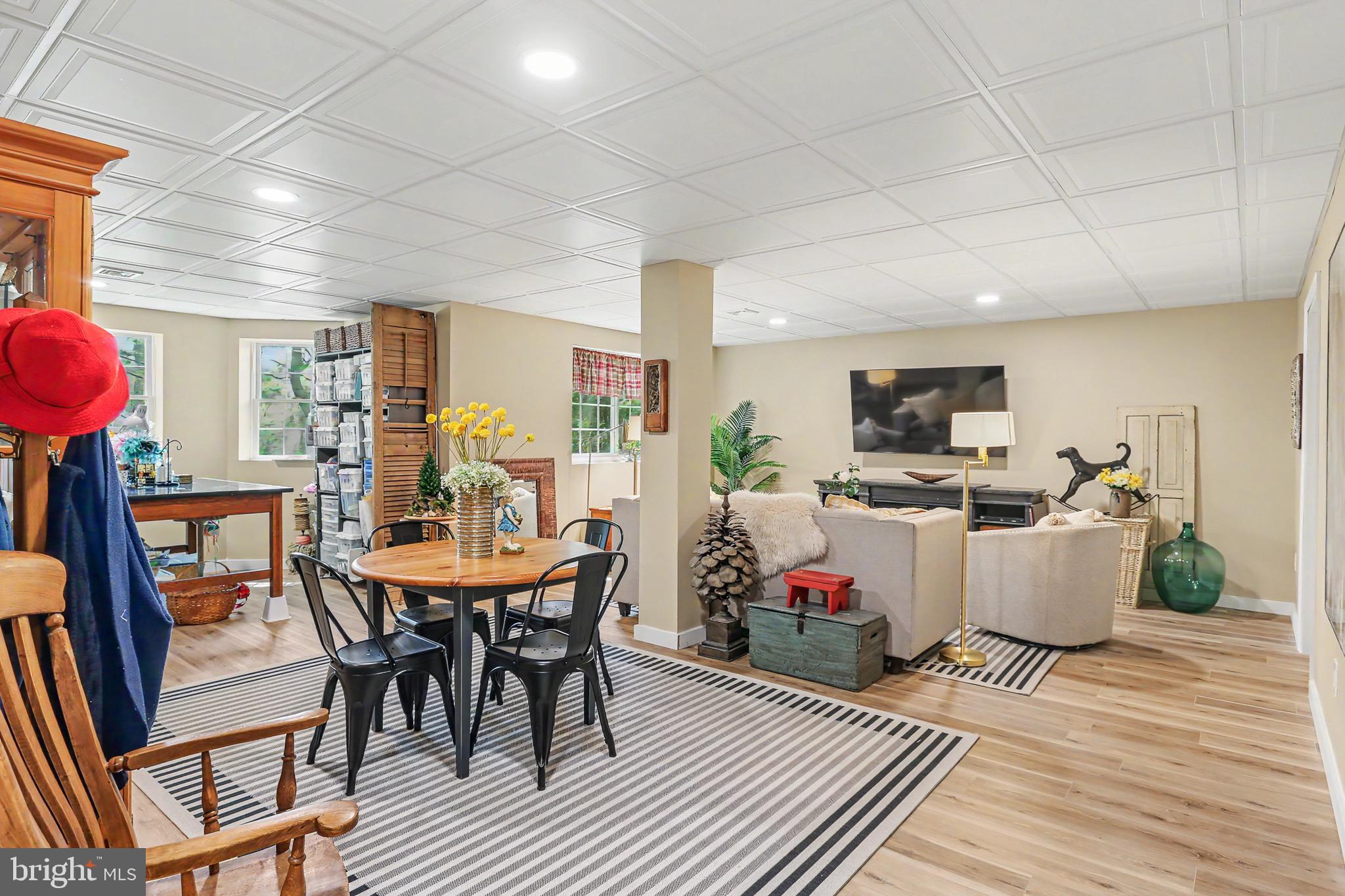 WINDSOR CROSSING - Residential