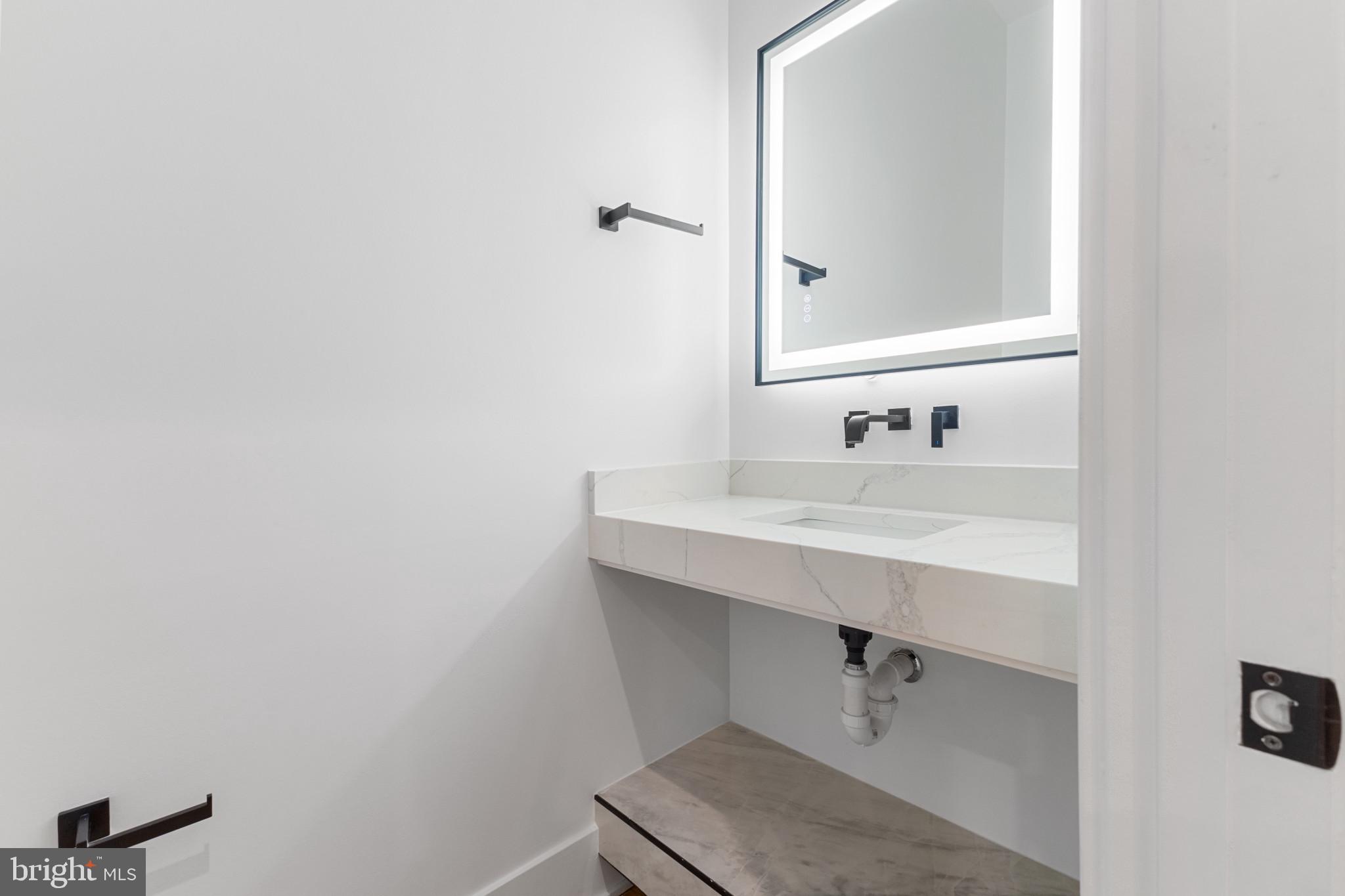 PIMMIT HILLS - Residential