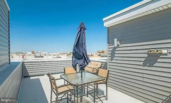 Philadelphia, Pennsylvania 19130, United States, 3 Bedrooms Bedrooms, ,3 BathroomsBathrooms,Residential,Active,99415