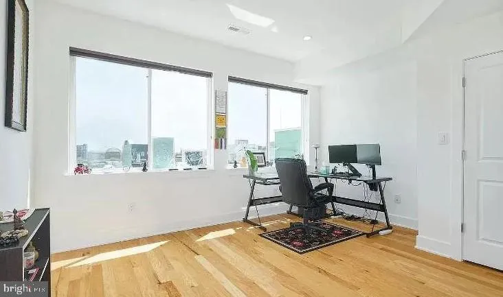 Philadelphia, Pennsylvania 19130, United States, 3 Bedrooms Bedrooms, ,3 BathroomsBathrooms,Residential,Active,99415