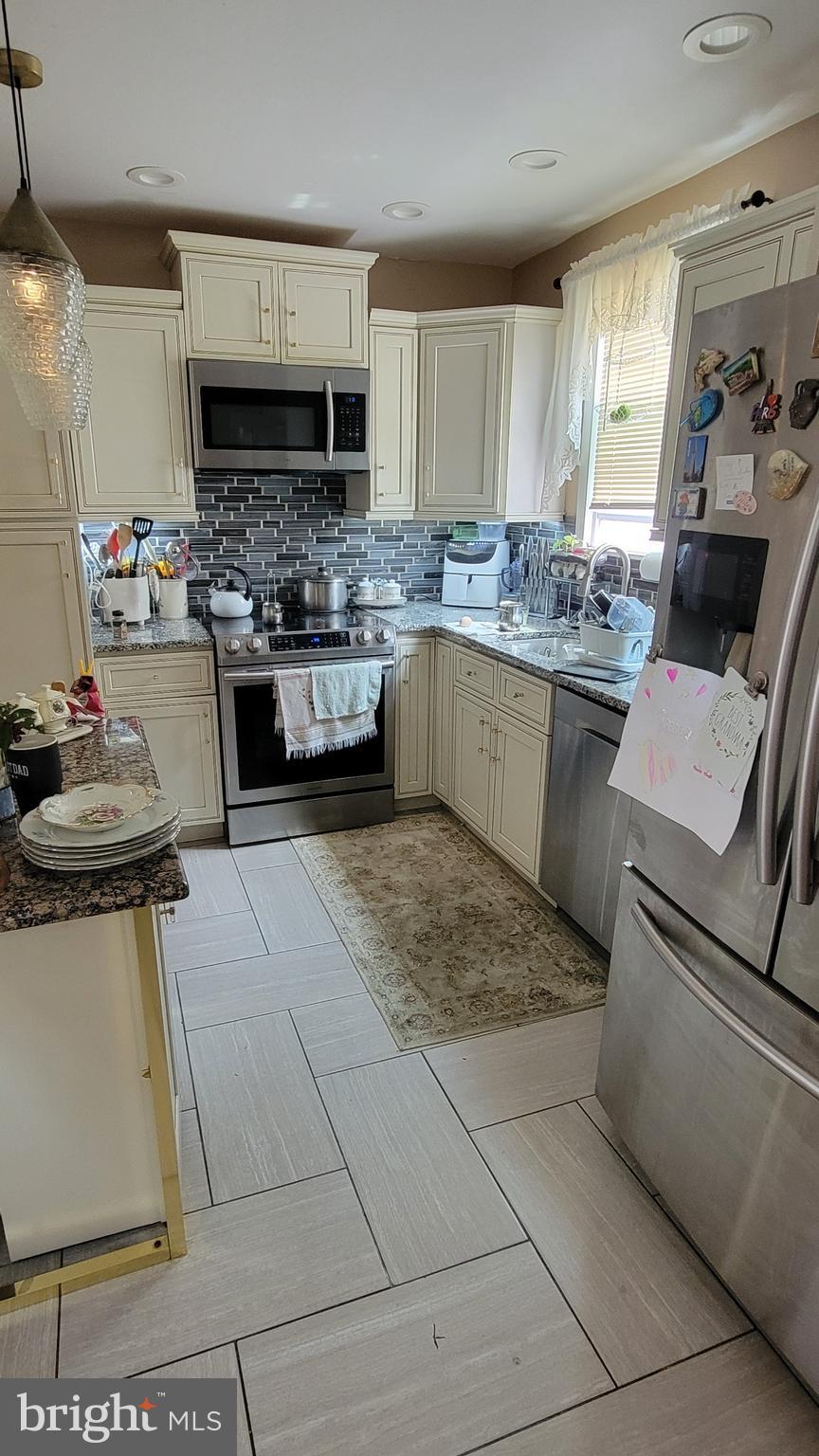 PHILADELPHIA (NORTHEAST) - Residential