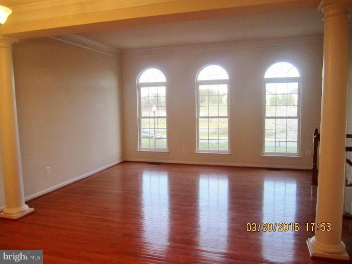 SOUTH RIDING - Residential