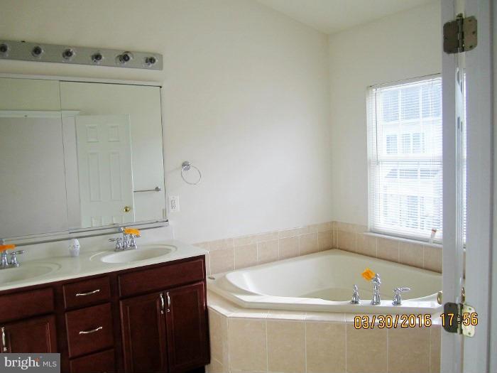 SOUTH RIDING - Residential