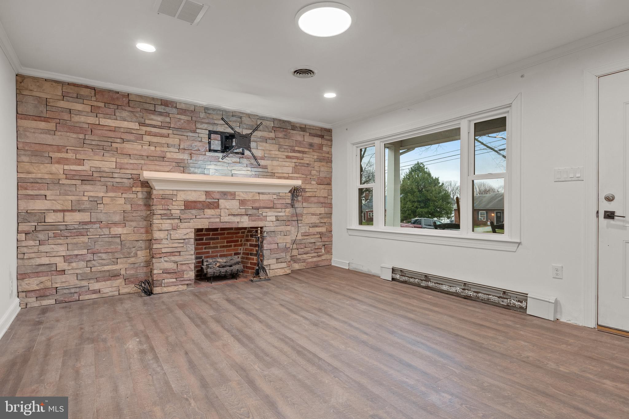 RED LION - Residential