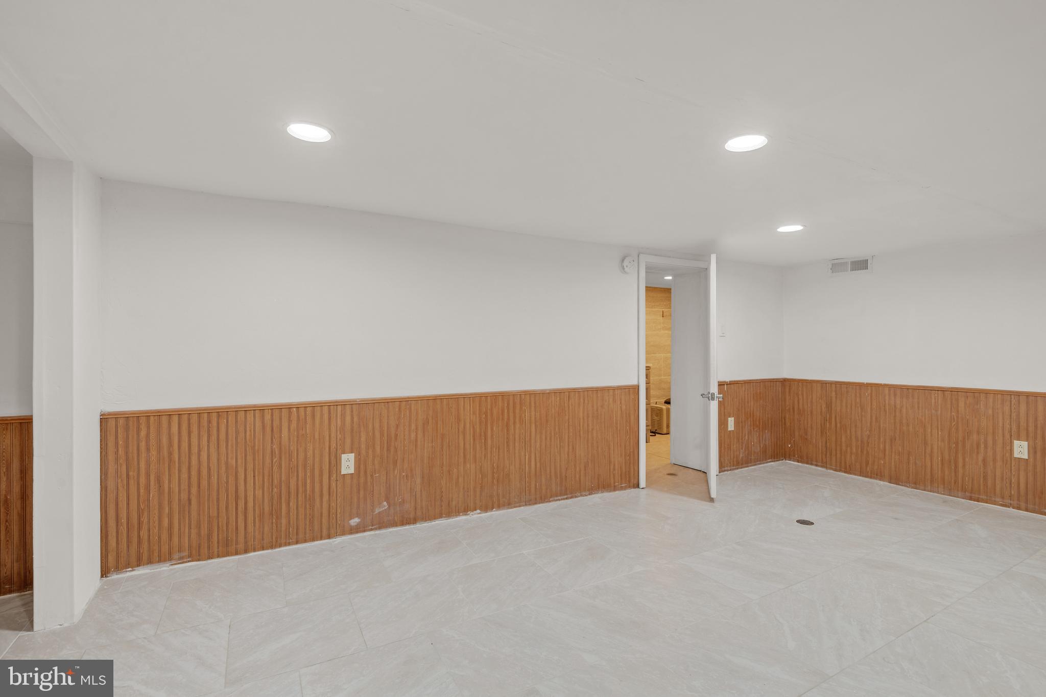 RED LION - Residential