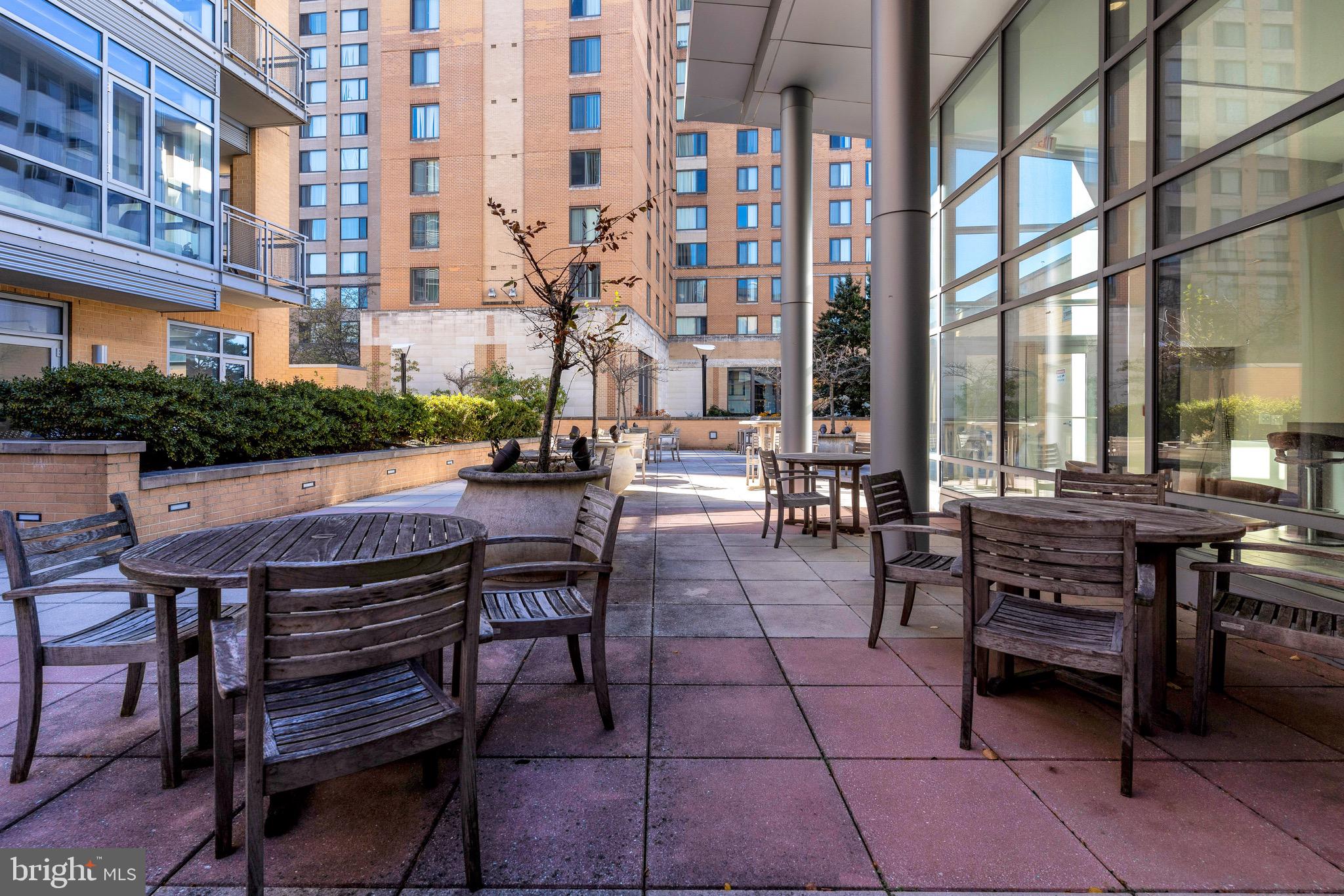 ONE INDEPENDENCE PLAZA - Residential