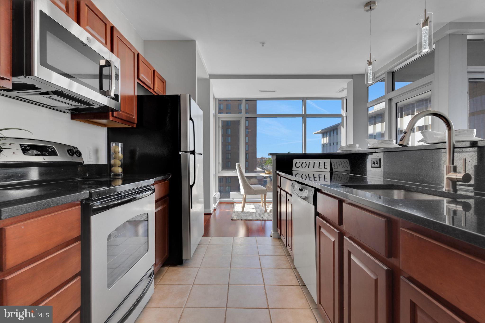 ONE INDEPENDENCE PLAZA - Residential