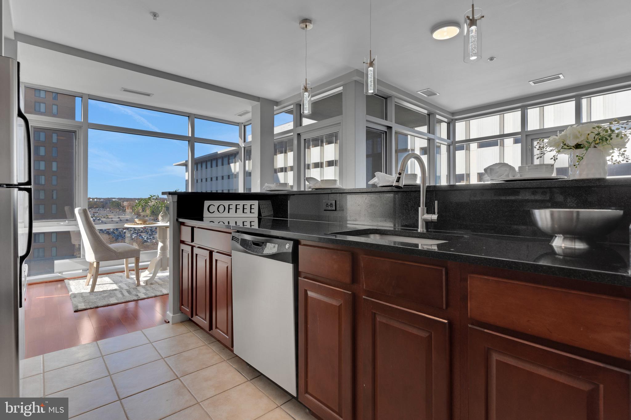 ONE INDEPENDENCE PLAZA - Residential