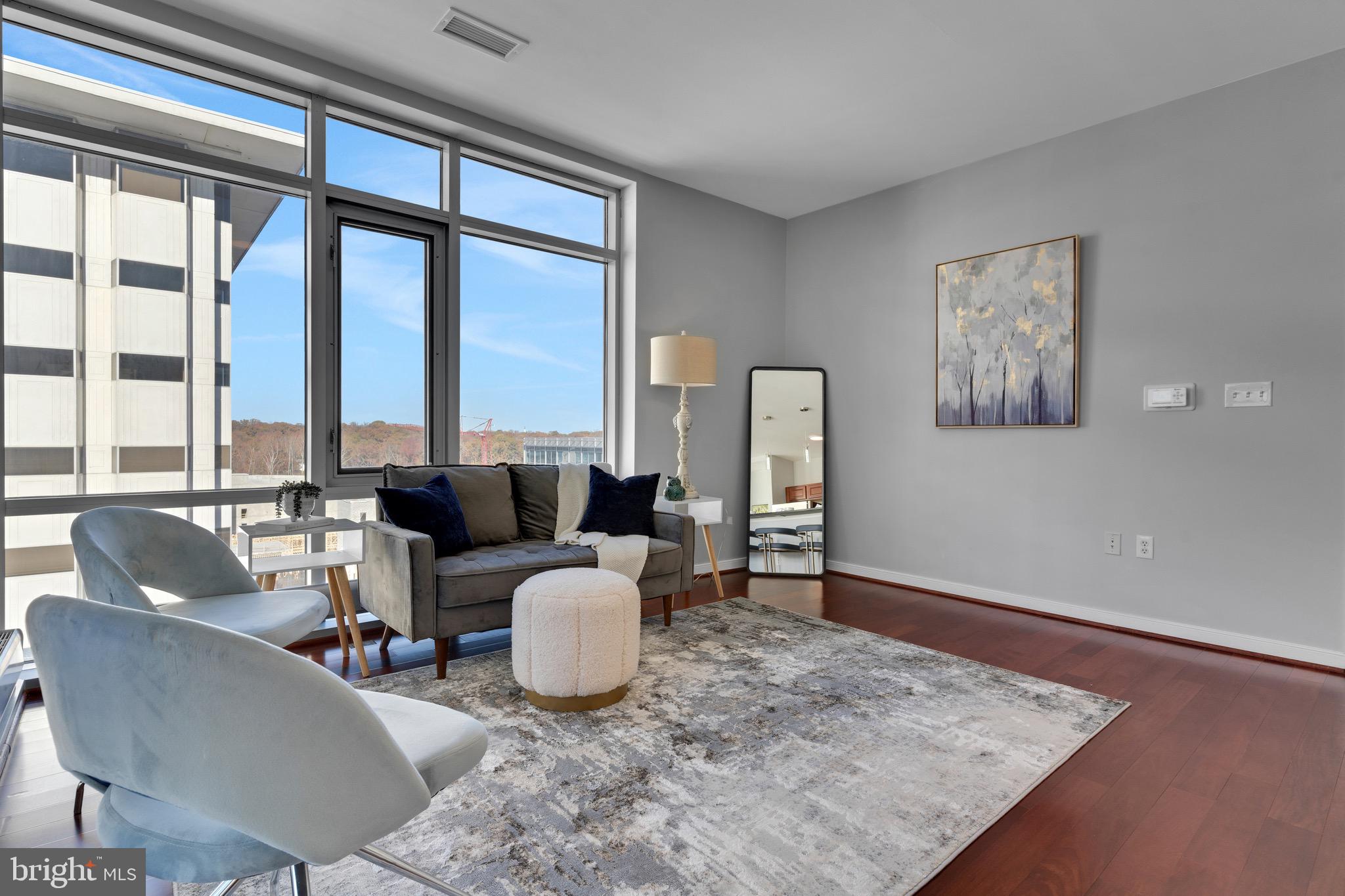 ONE INDEPENDENCE PLAZA - Residential