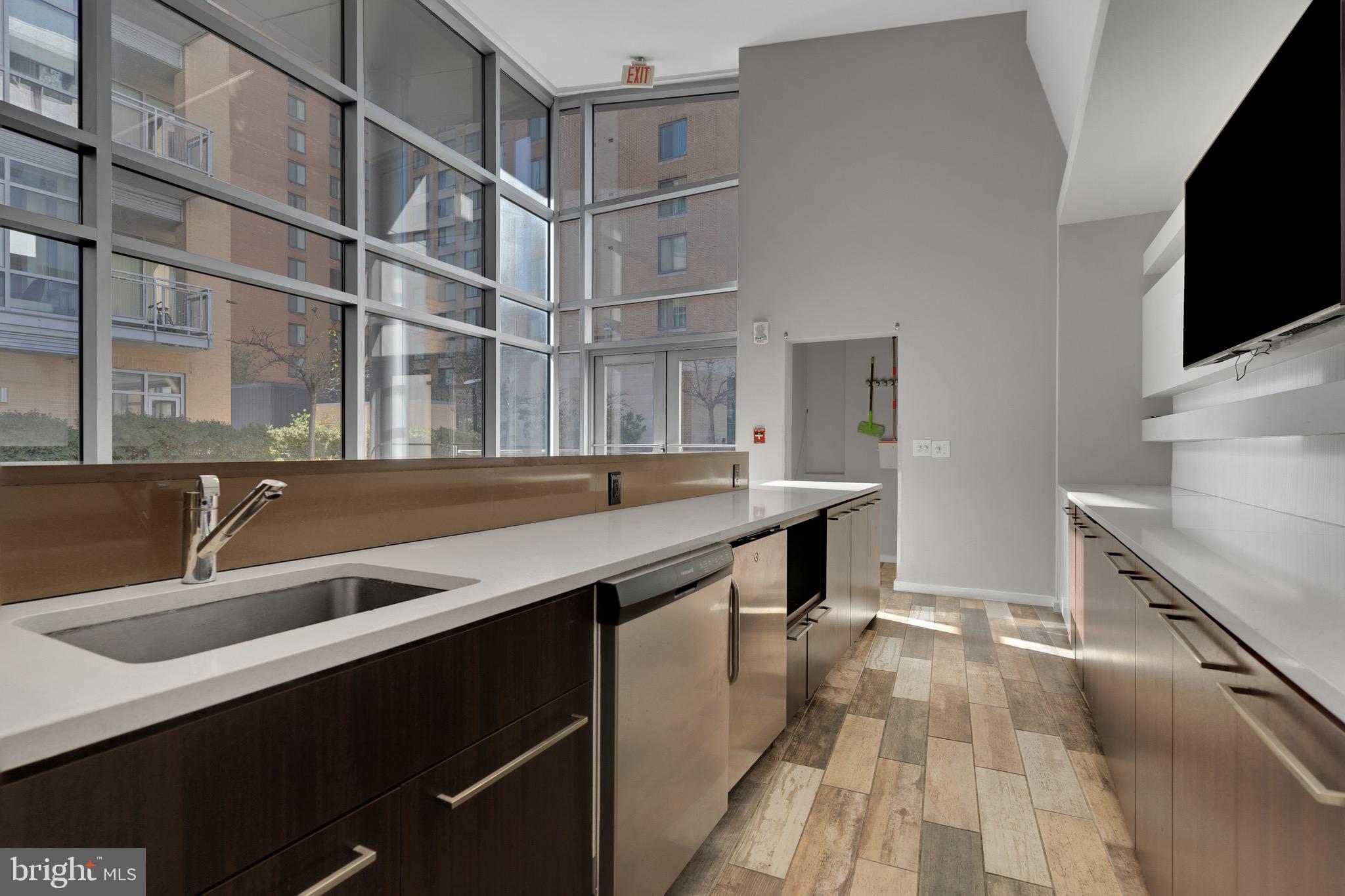 ONE INDEPENDENCE PLAZA - Residential