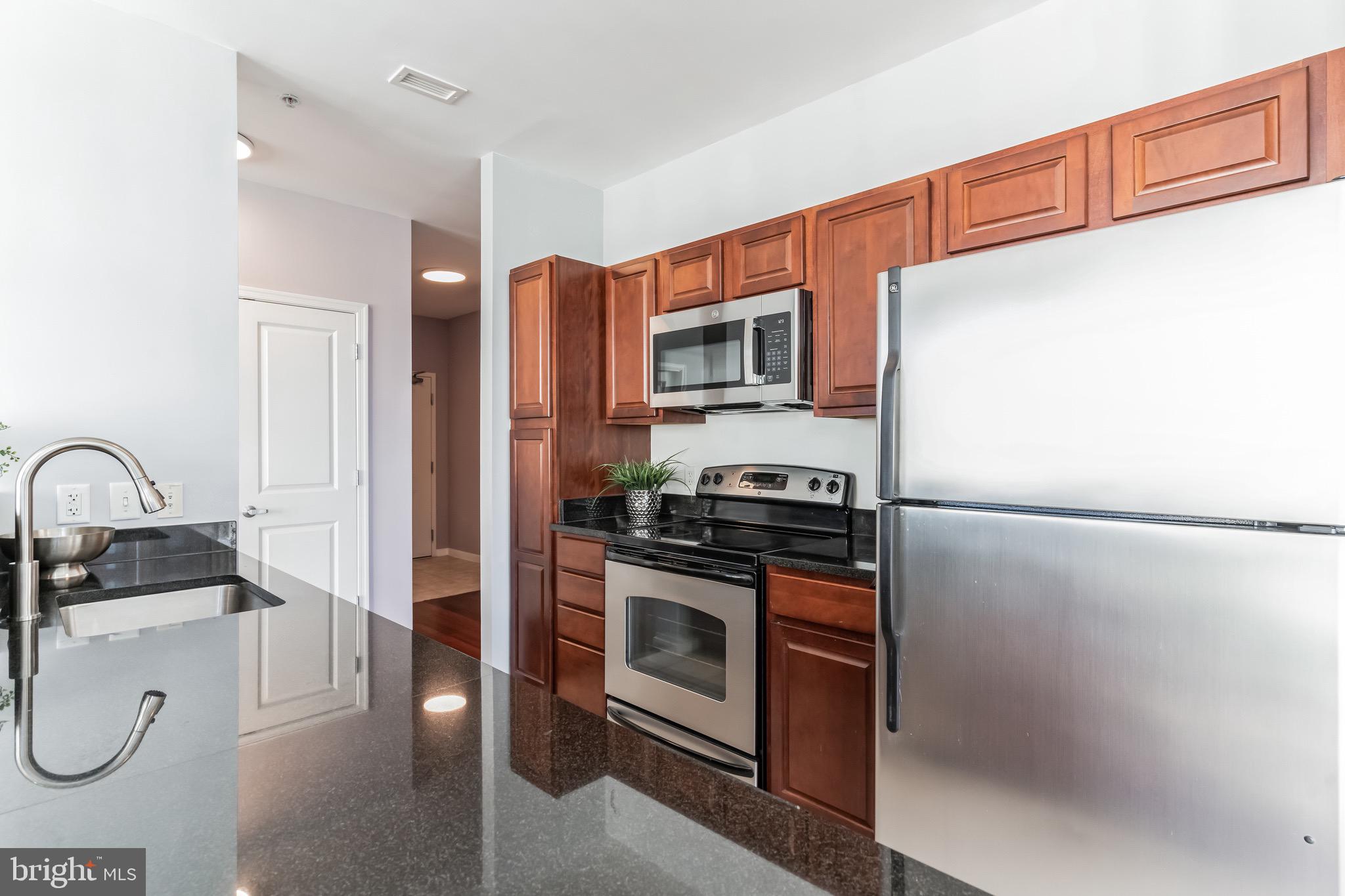 ONE INDEPENDENCE PLAZA - Residential