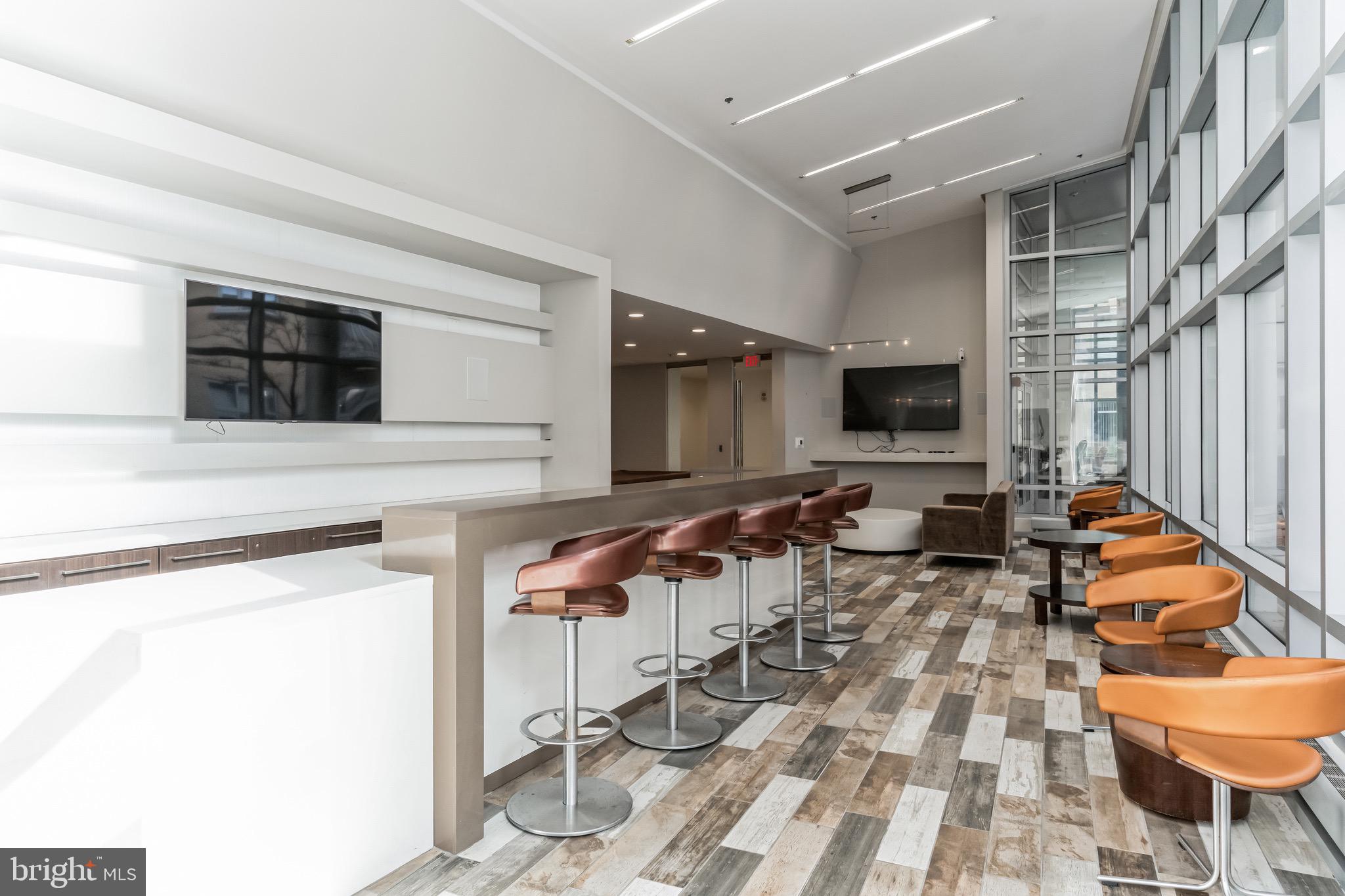 ONE INDEPENDENCE PLAZA - Residential