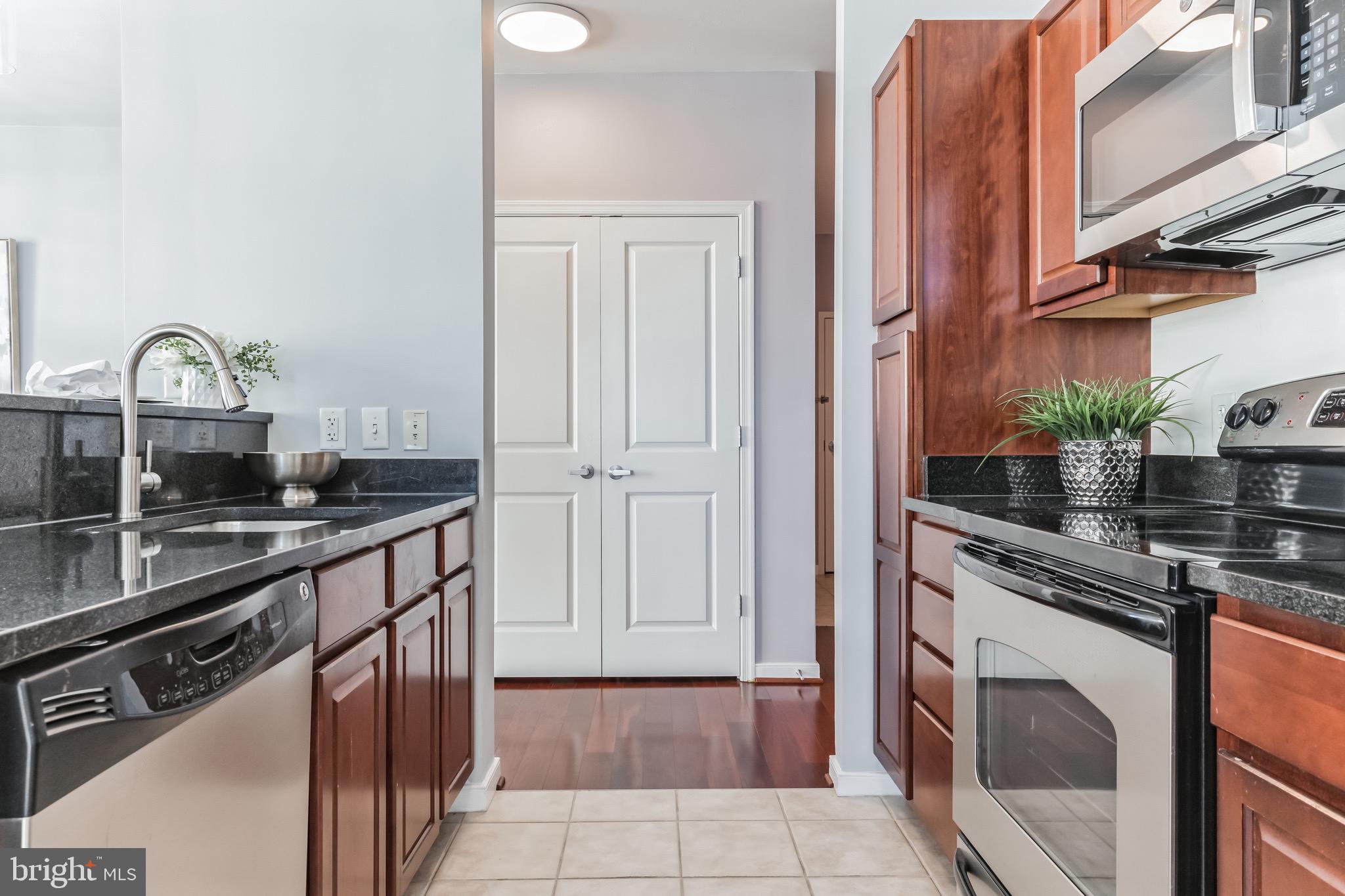 ONE INDEPENDENCE PLAZA - Residential