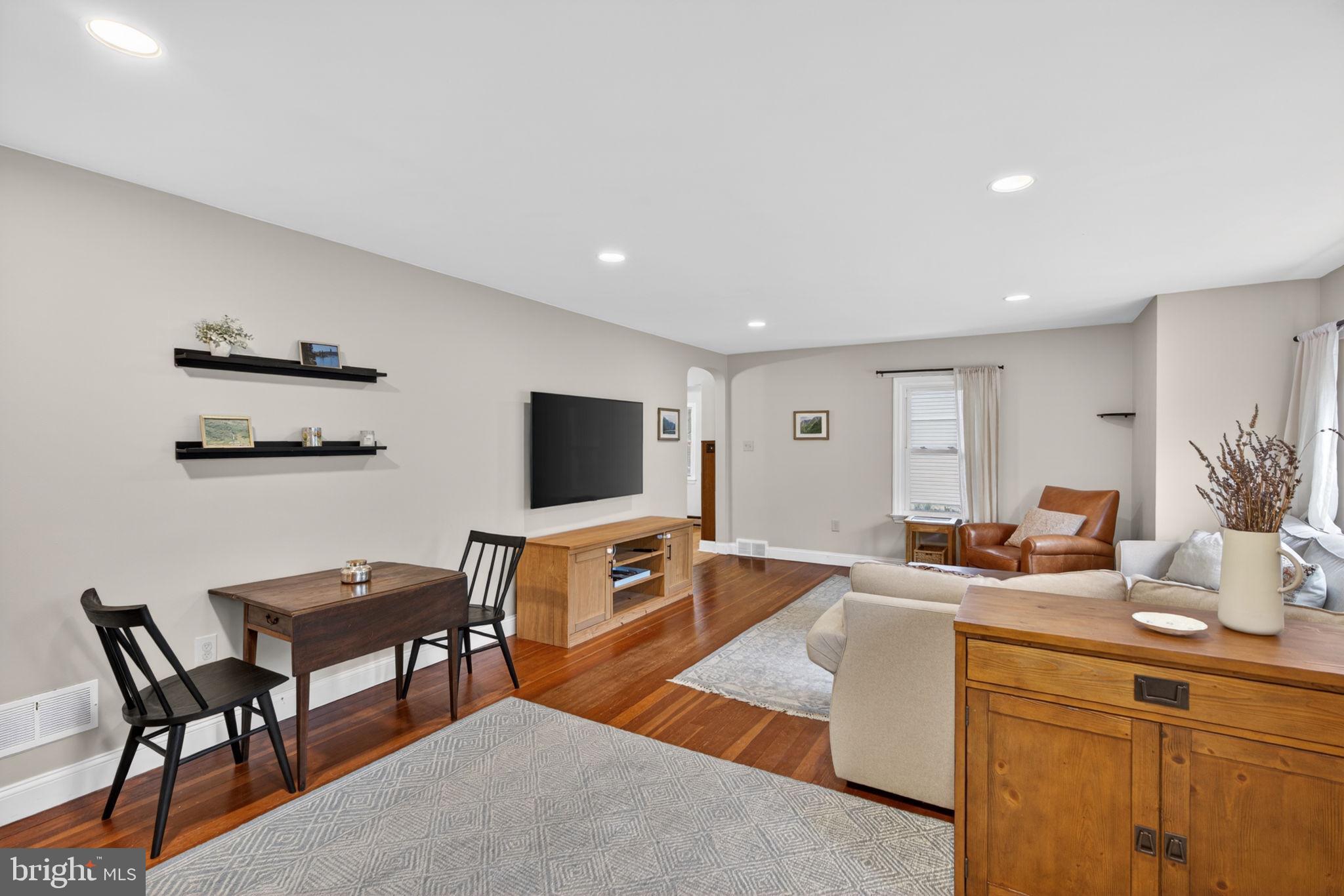 MAPLEWOOD - Residential