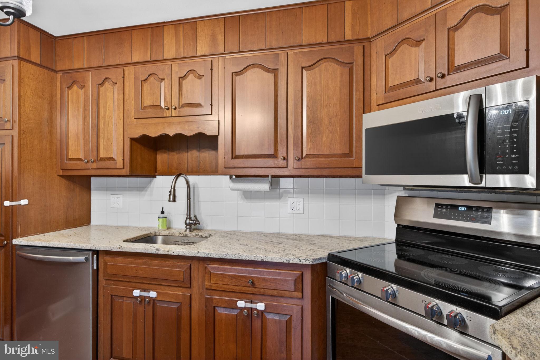 MAPLEWOOD - Residential