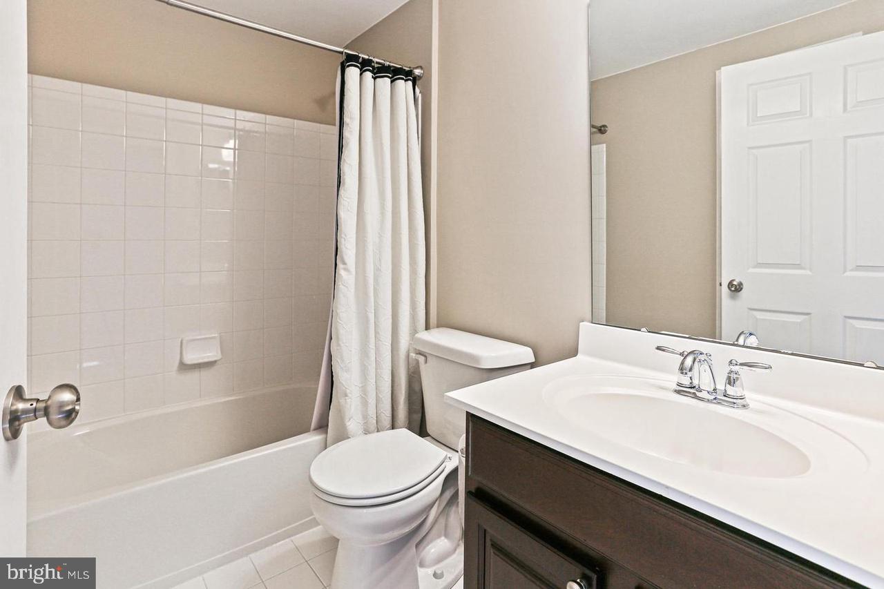 DORSEY CROSSING - Residential Lease