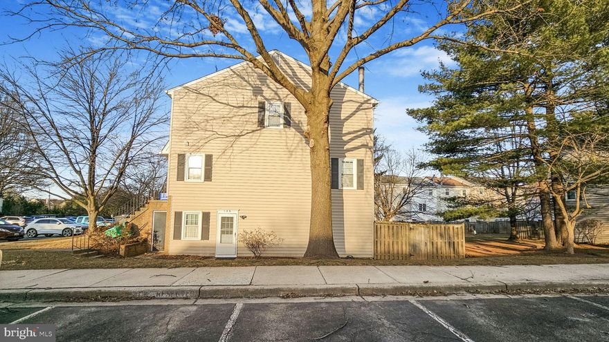 Lovely, bright and sunny, Condo with private, high fenced, yard**Fireplace in Living Room** Lots of free parking**In unit washer and dryer** Brand new carpet and fresh paint** Brand new stove and water heater**two year young furnace and air conditioner**Walk to shopping and restaurants** Easy direct commute to I-270