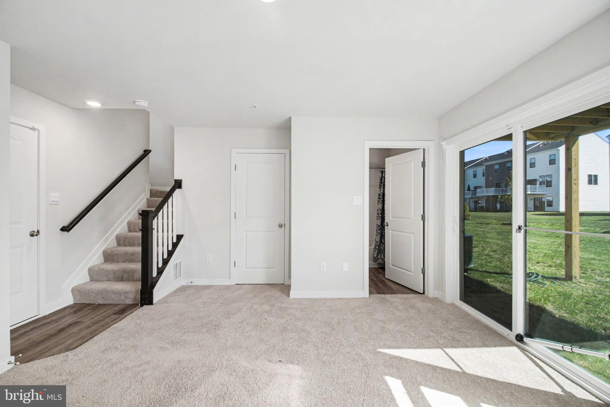 PINEGROVE - Residential