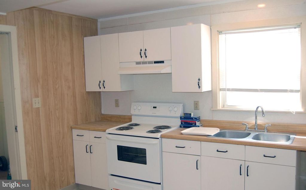 Photo of 302 E Howard Street, POTTSTOWN, PA 19464 (MLS # PAMC2169126)