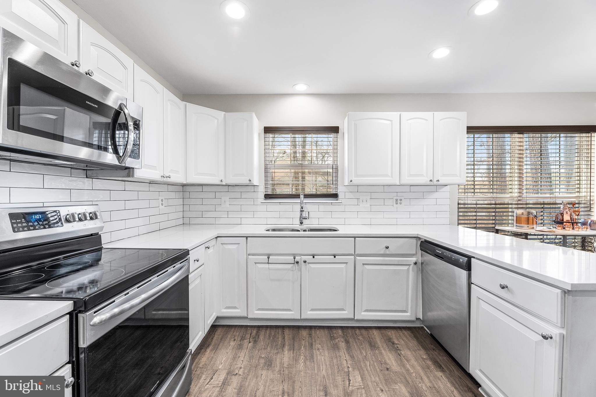 WHITE COVE - Residential