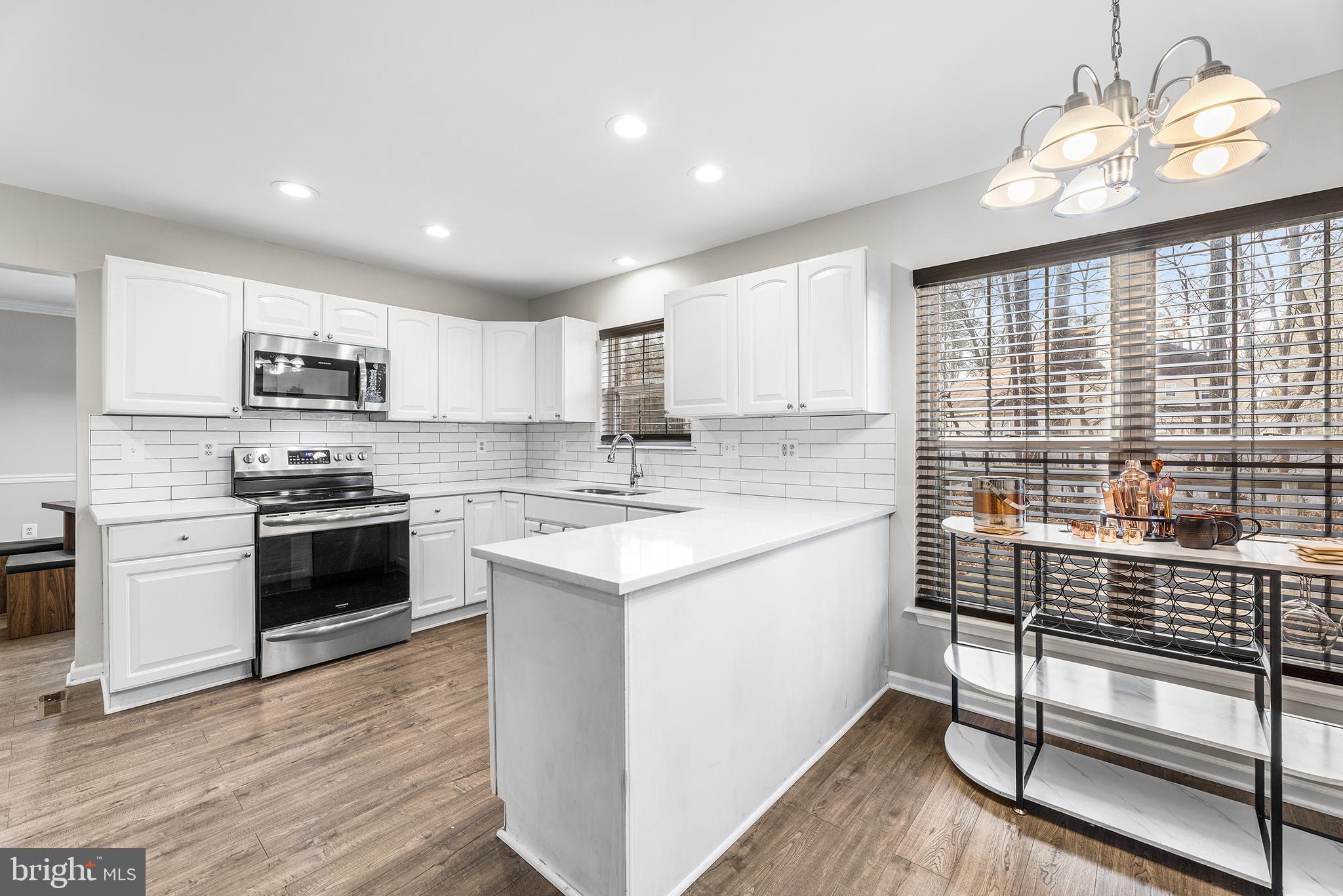 WHITE COVE - Residential