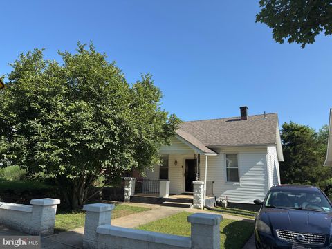 Photo of 1328 Girard Street NE, WASHINGTON, DC 20017 (MLS # DCDC2226862)