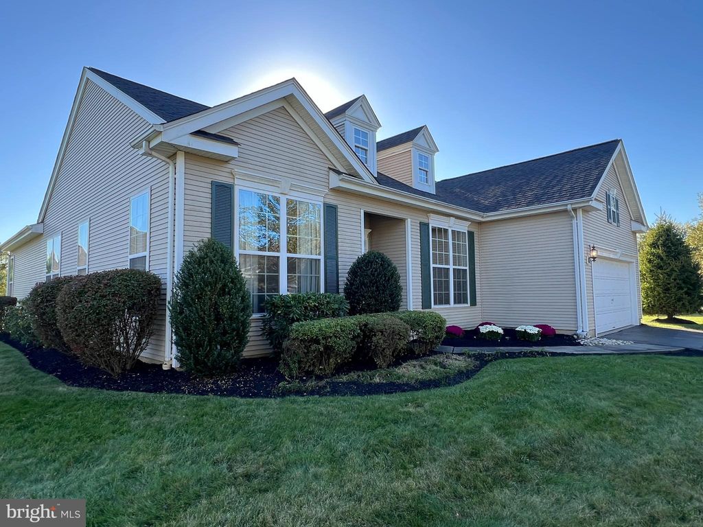 Photo of 33 Bunker Hill Drive, ALLENTOWN, NJ 08501 (MLS # NJMM2004138)