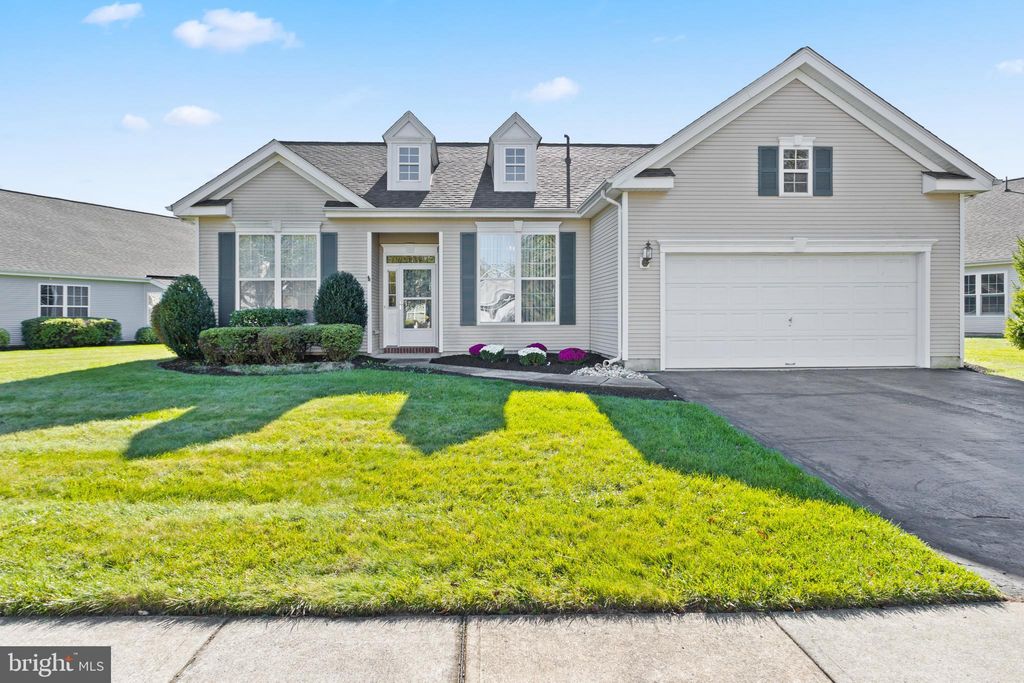Photo of 33 Bunker Hill Drive, ALLENTOWN, NJ 08501 (MLS # NJMM2004138)