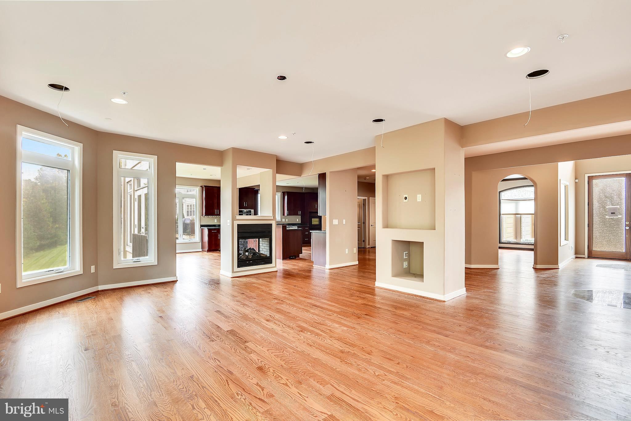 WOODMORE-RESUB-PLAT 5> - Residential