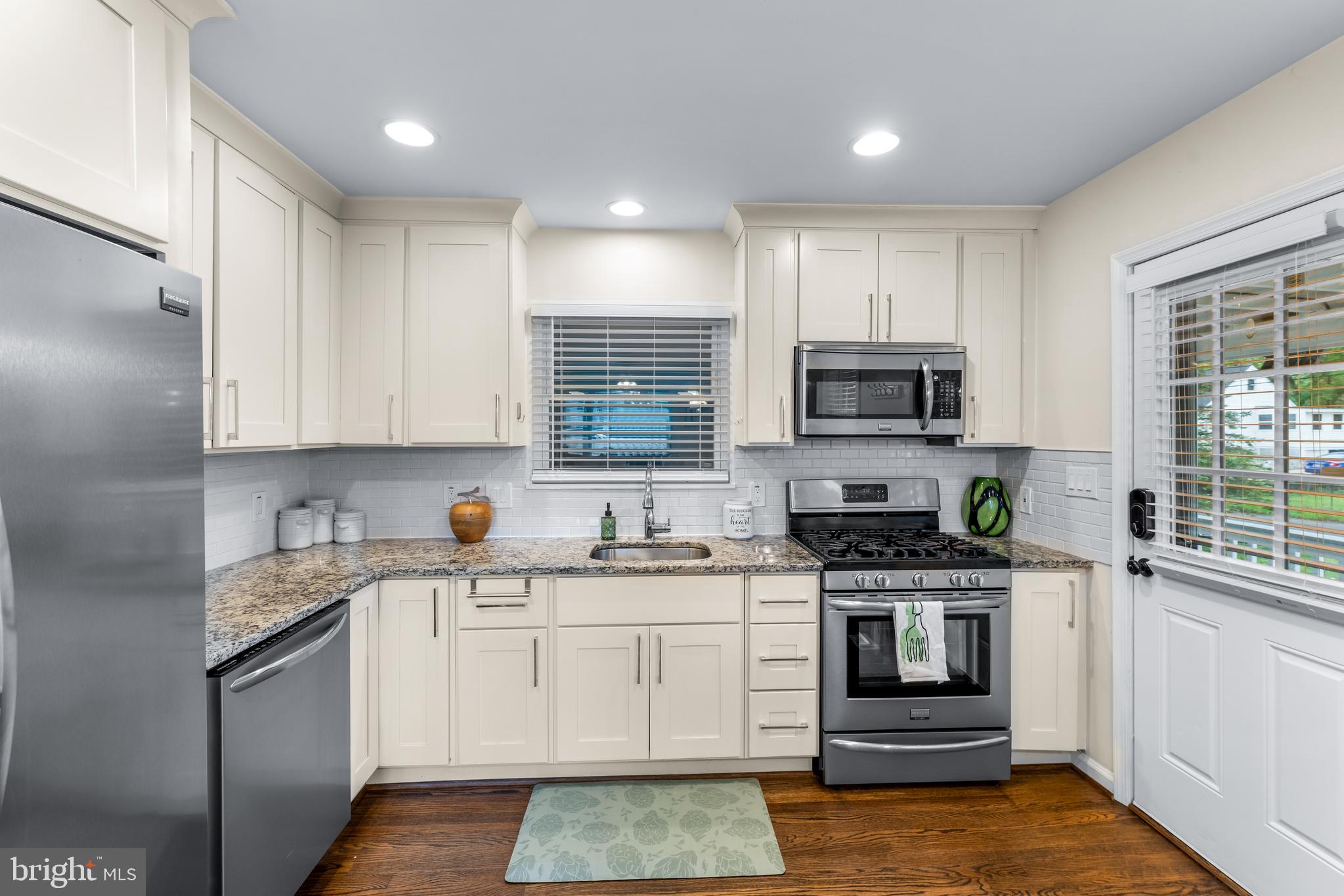 OAKRIDGE - Residential