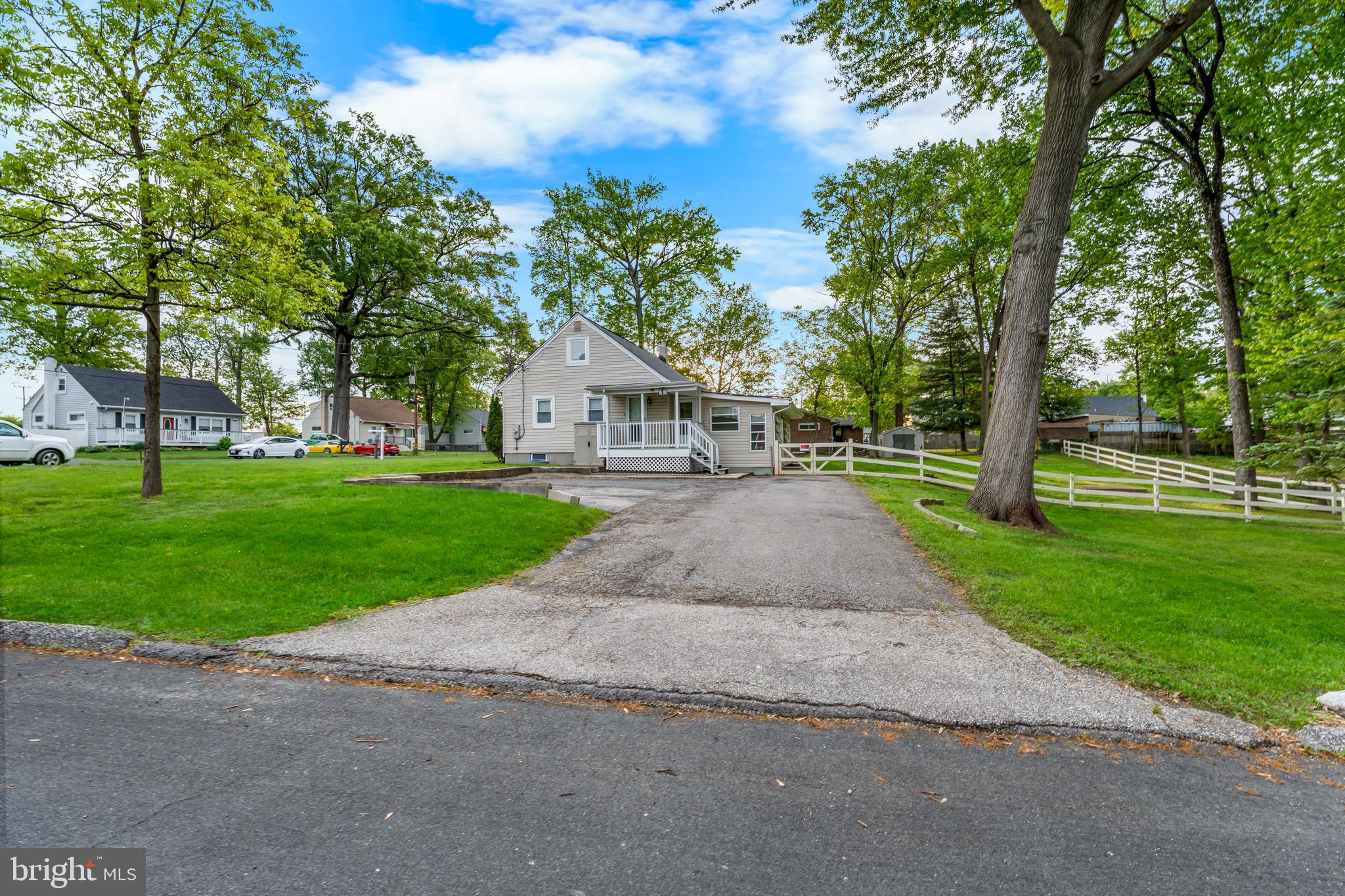 OAKRIDGE - Residential