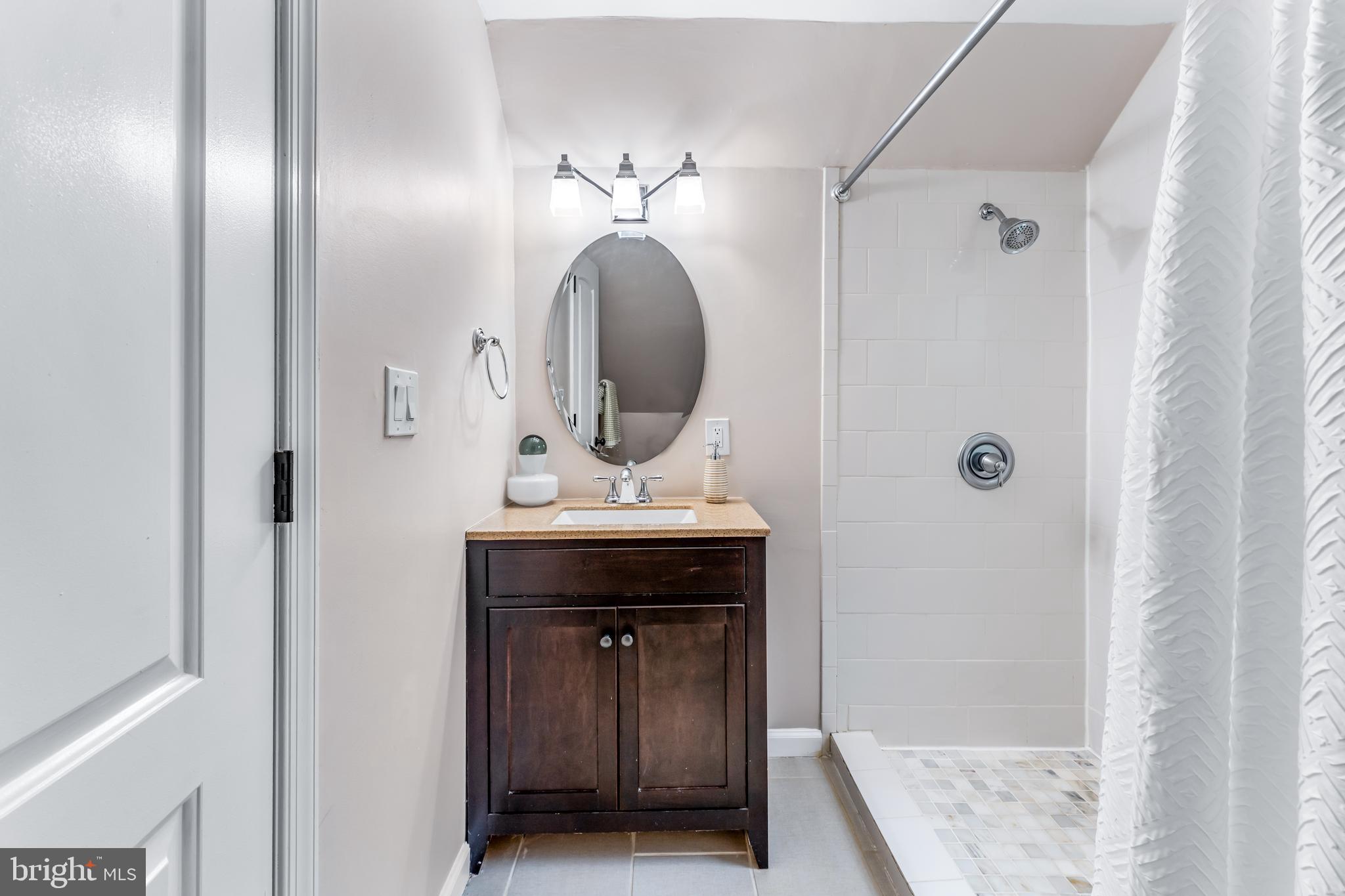 OAKRIDGE - Residential