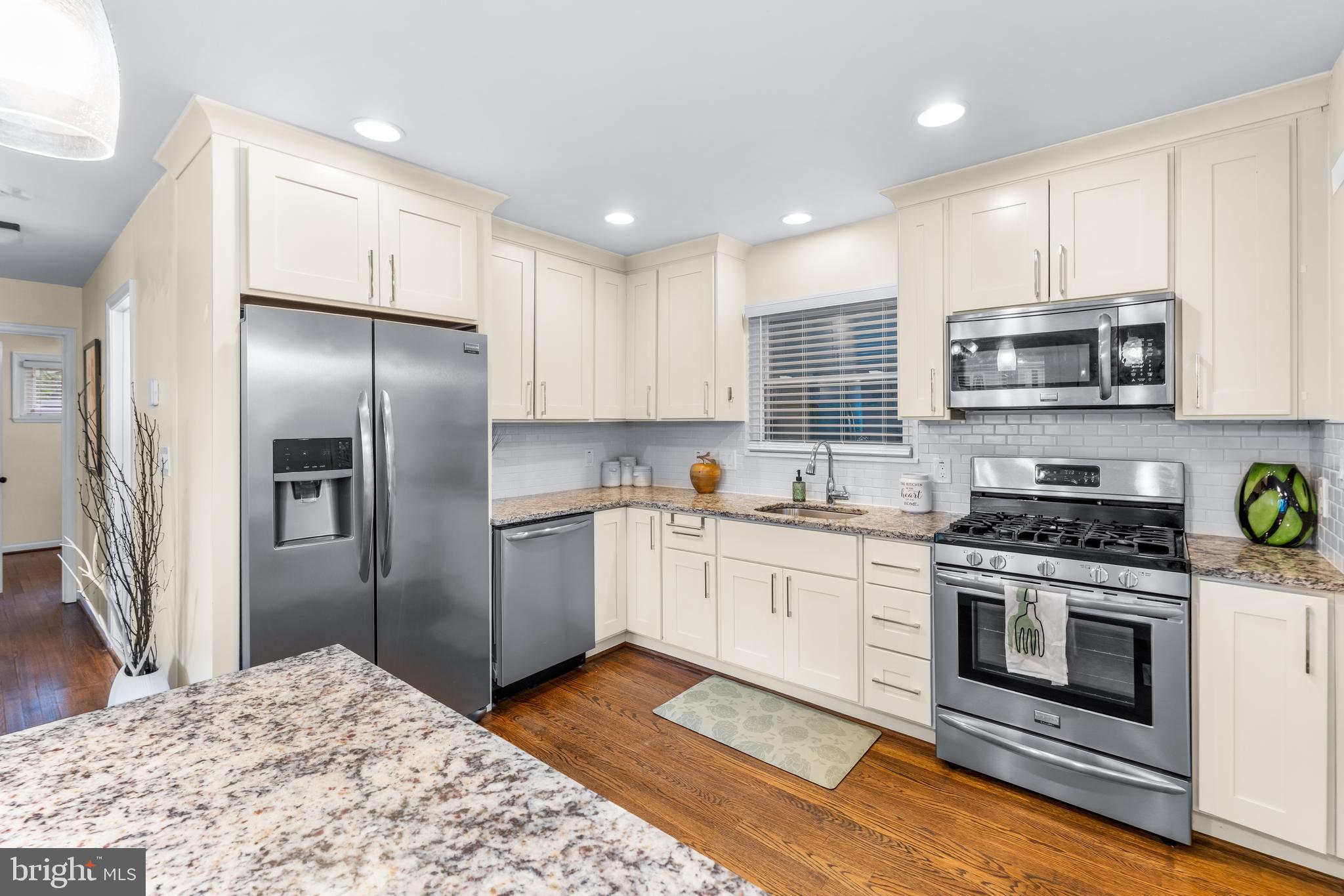 OAKRIDGE - Residential