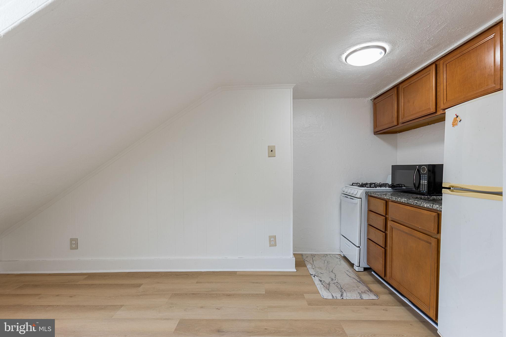 WASHINGTON SQ WEST - Residential Lease