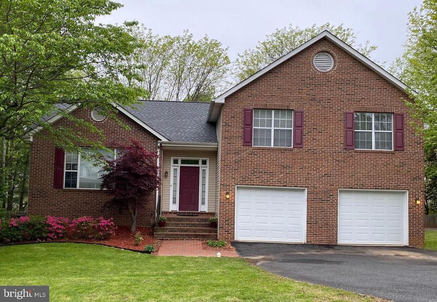 Do not miss out on this 4 Bed/ 2 1/2 Bath 2 story home.MORE PHOTOS WILL BE COMING SOON!