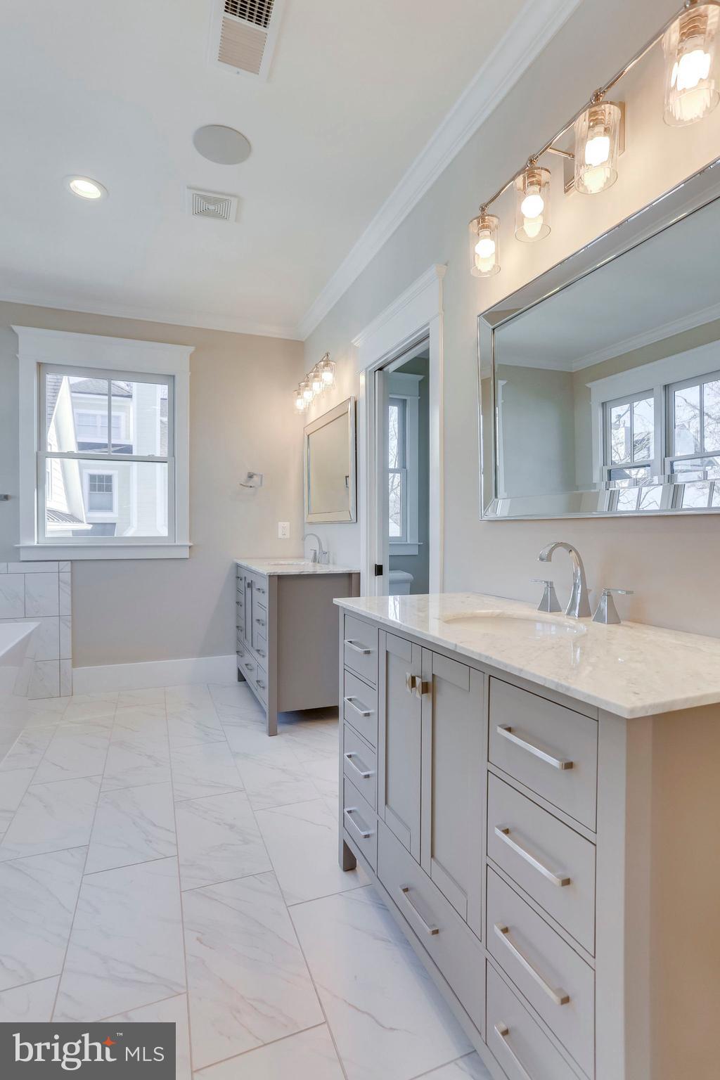 ARLINGTON - Residential