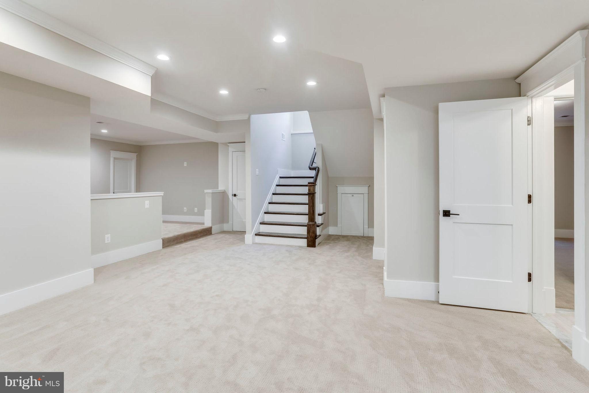 ARLINGTON - Residential