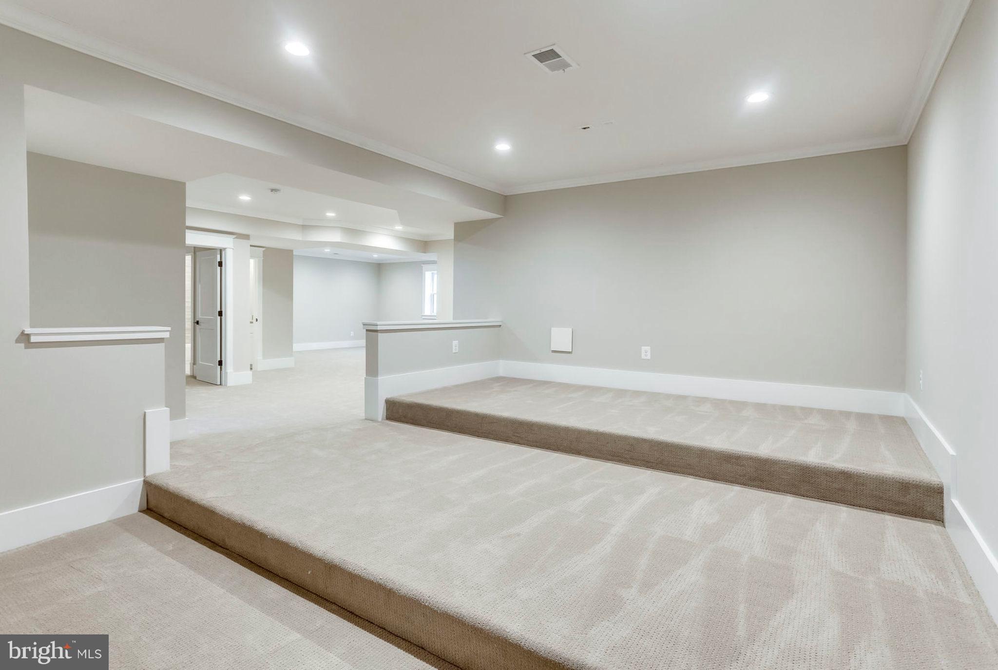 ARLINGTON - Residential