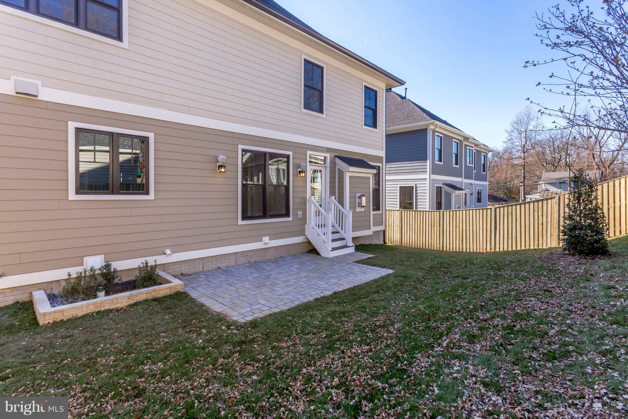 ARLINGTON - Residential