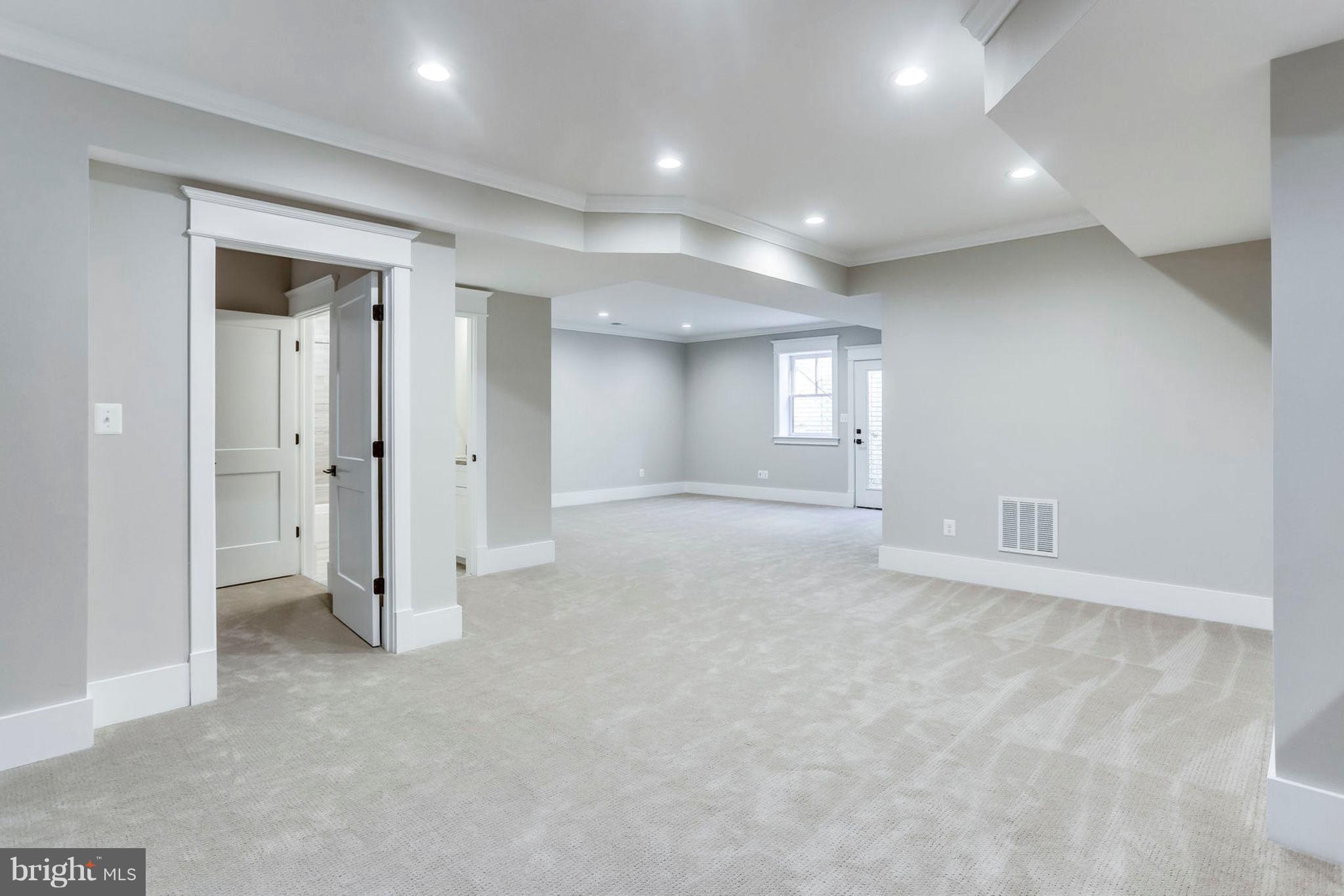 ARLINGTON - Residential