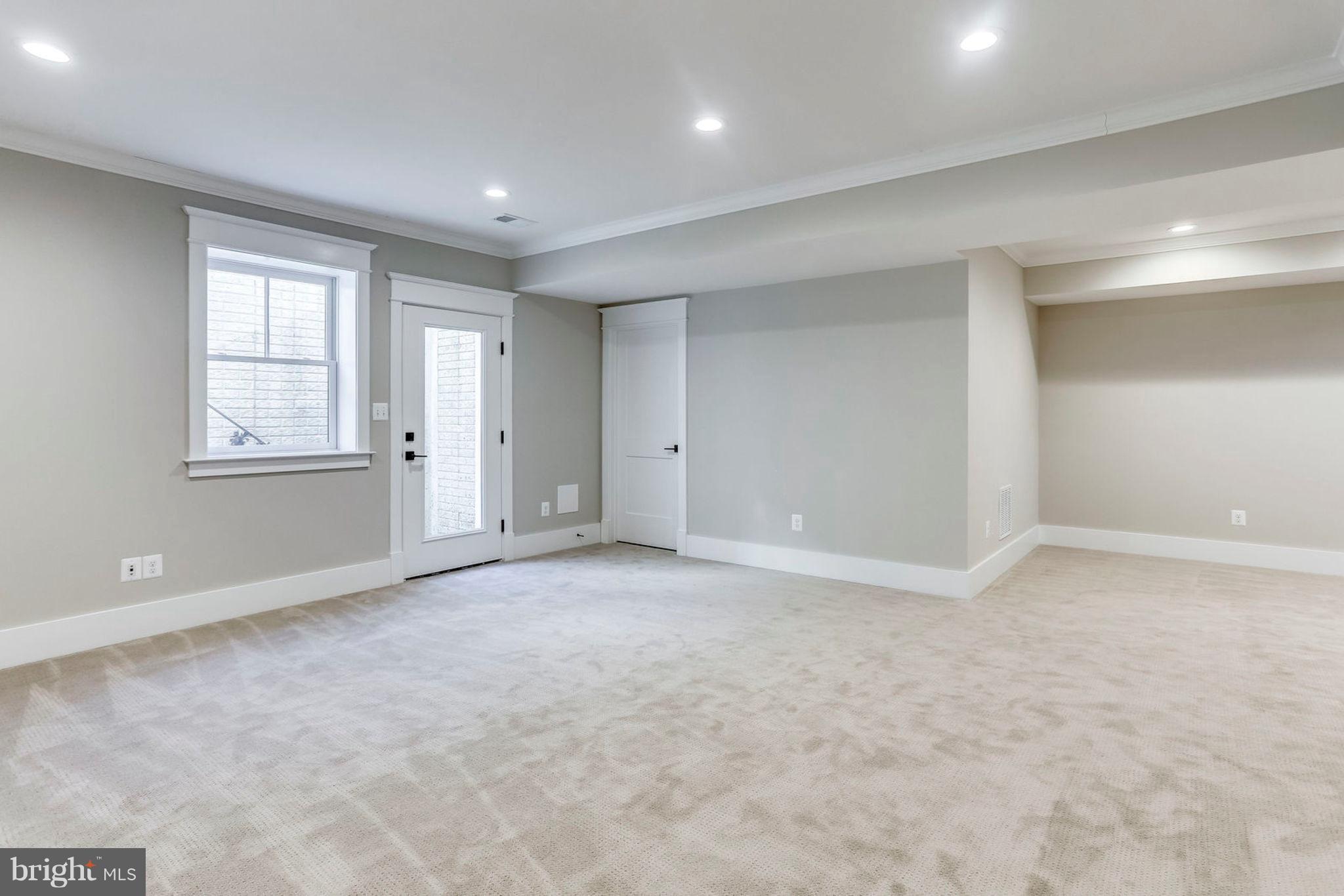 ARLINGTON - Residential