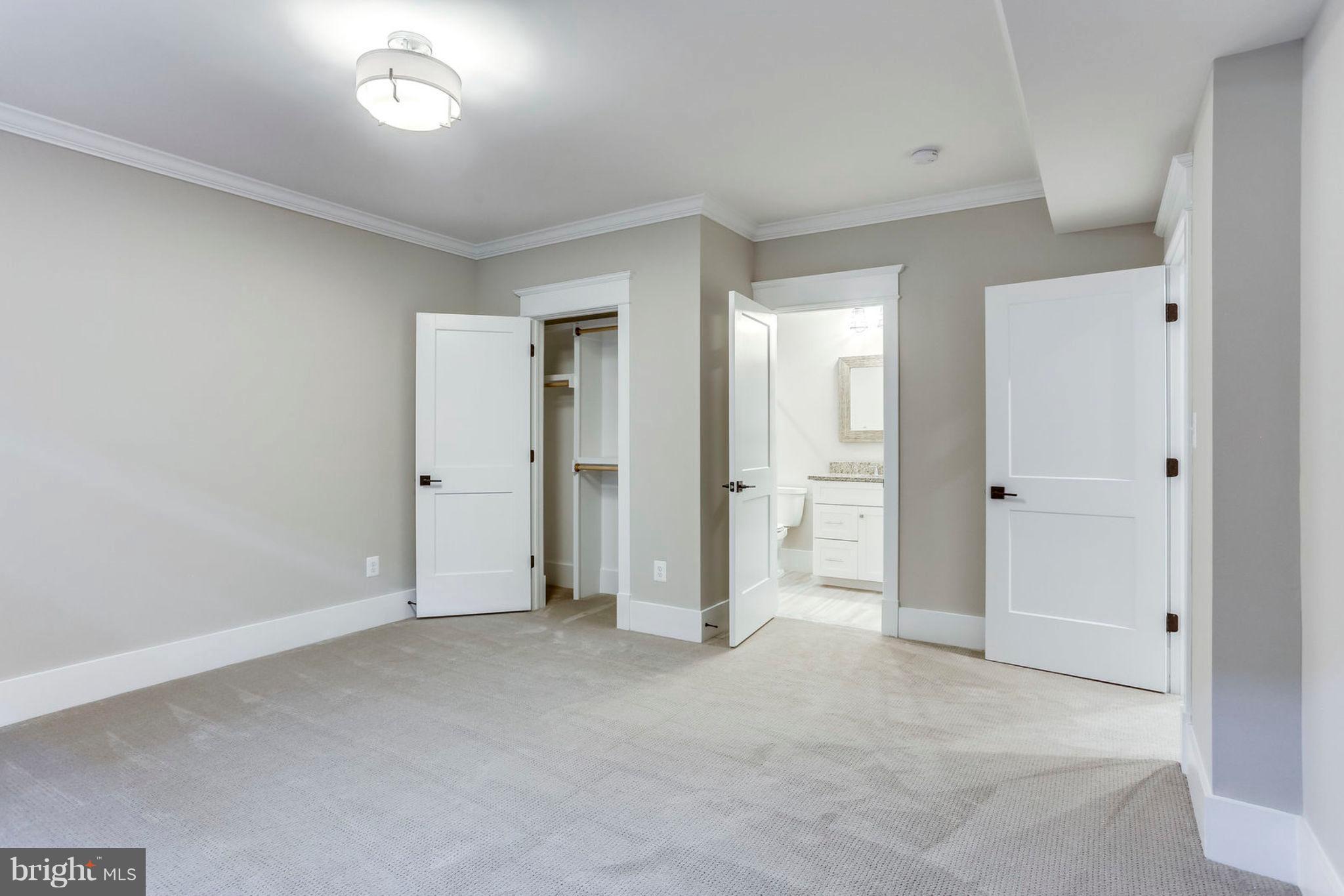 ARLINGTON - Residential