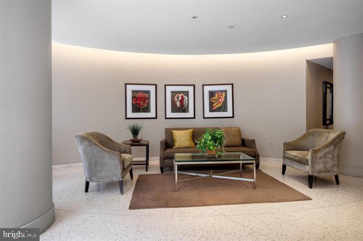 4101 CATHEDRAL AVENUE NW 409