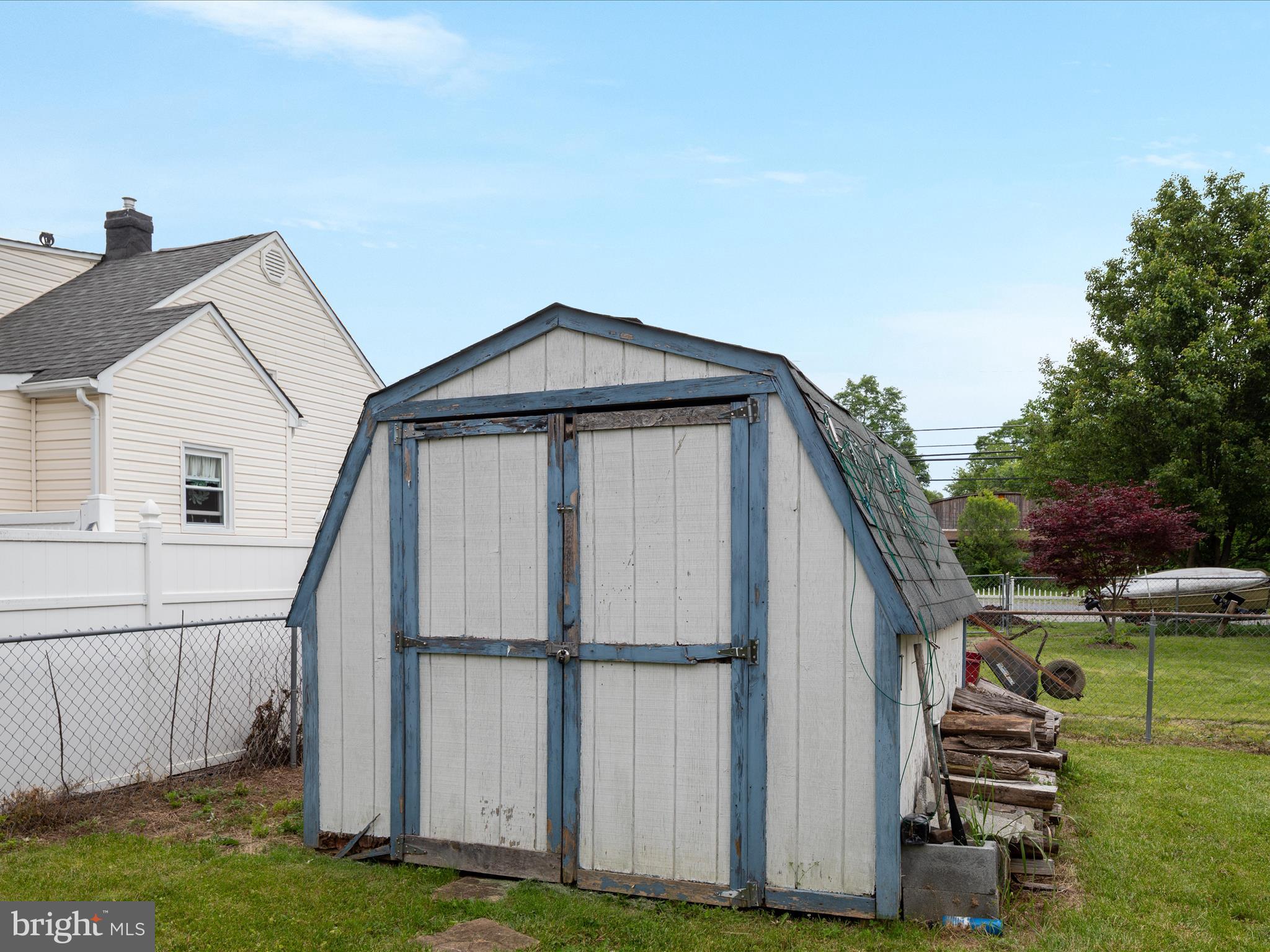 WATERFORD SQUARE - Residential